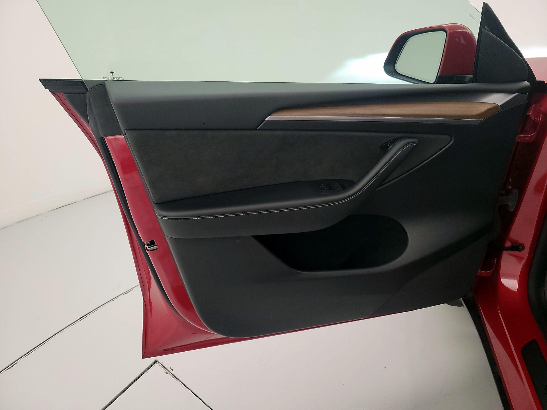 Thumbnail: 2023 Tesla Model Y - 12