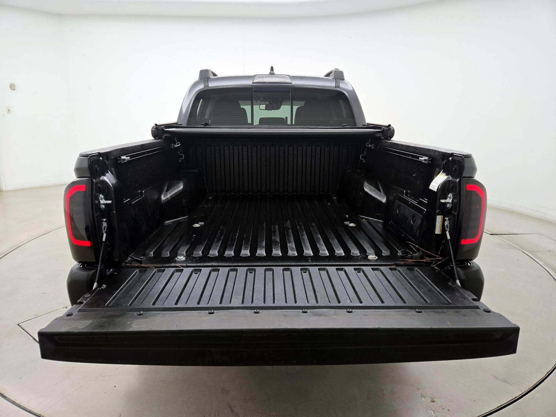 Thumbnail: 2021 Toyota Tacoma - 20
