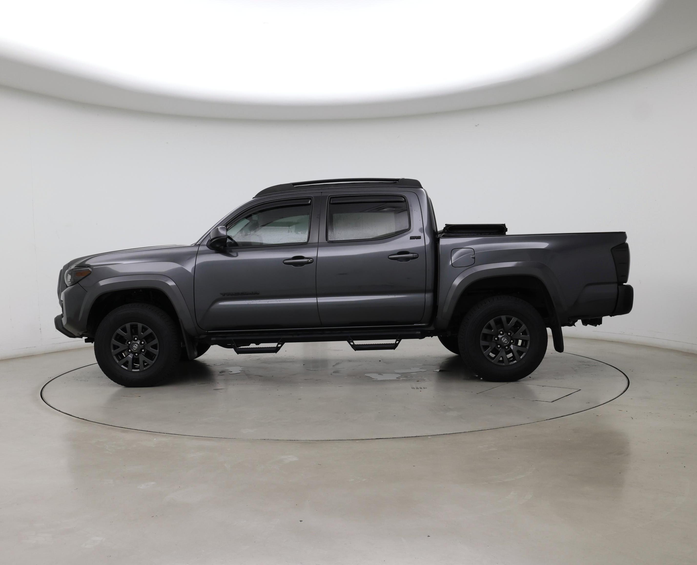 Thumbnail: 2021 Toyota Tacoma - 3