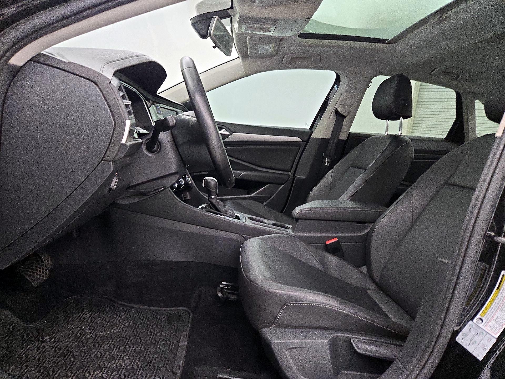 Thumbnail: 2019 Volkswagen Jetta - 11
