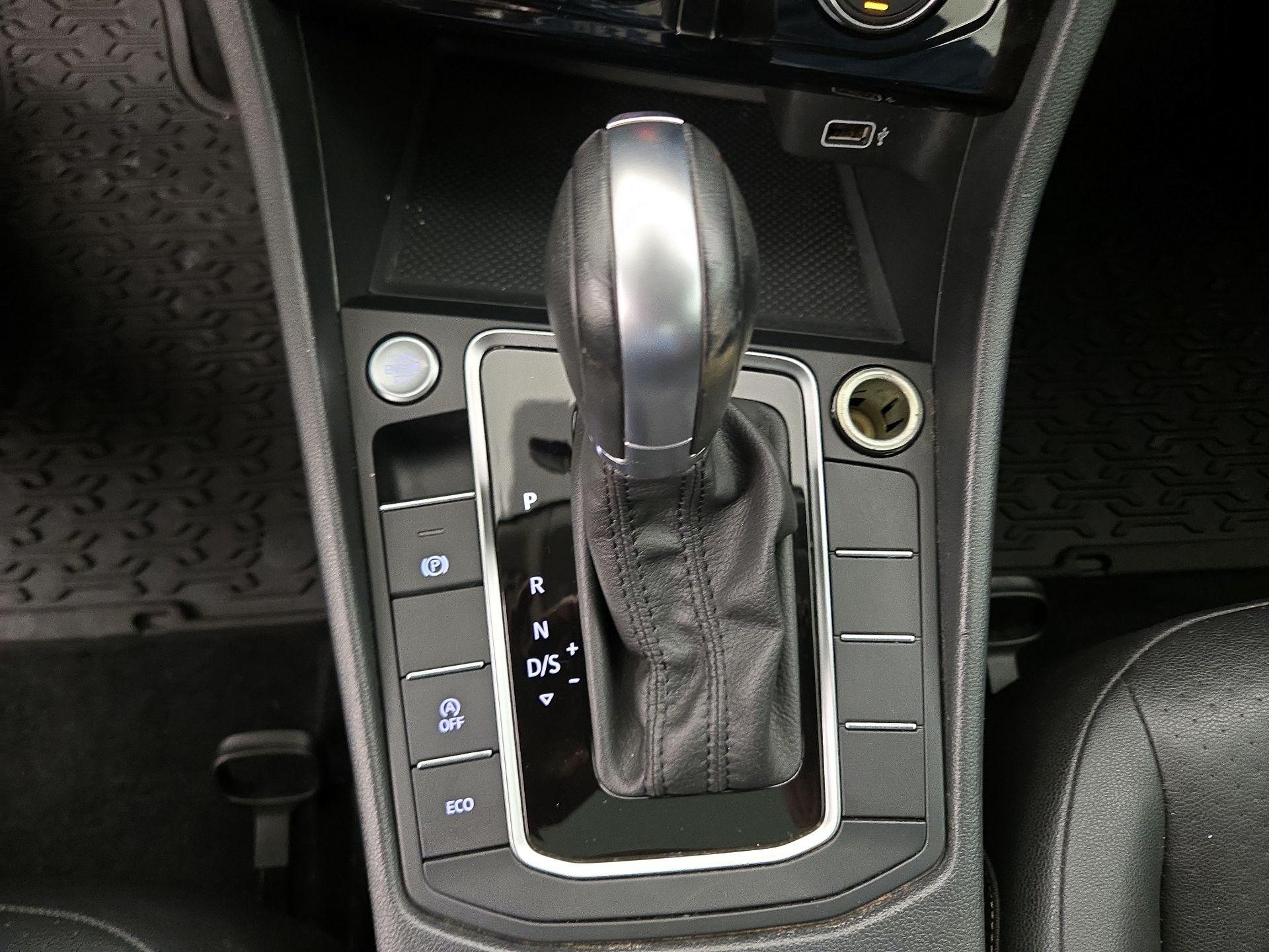 Thumbnail: 2019 Volkswagen Jetta - 17