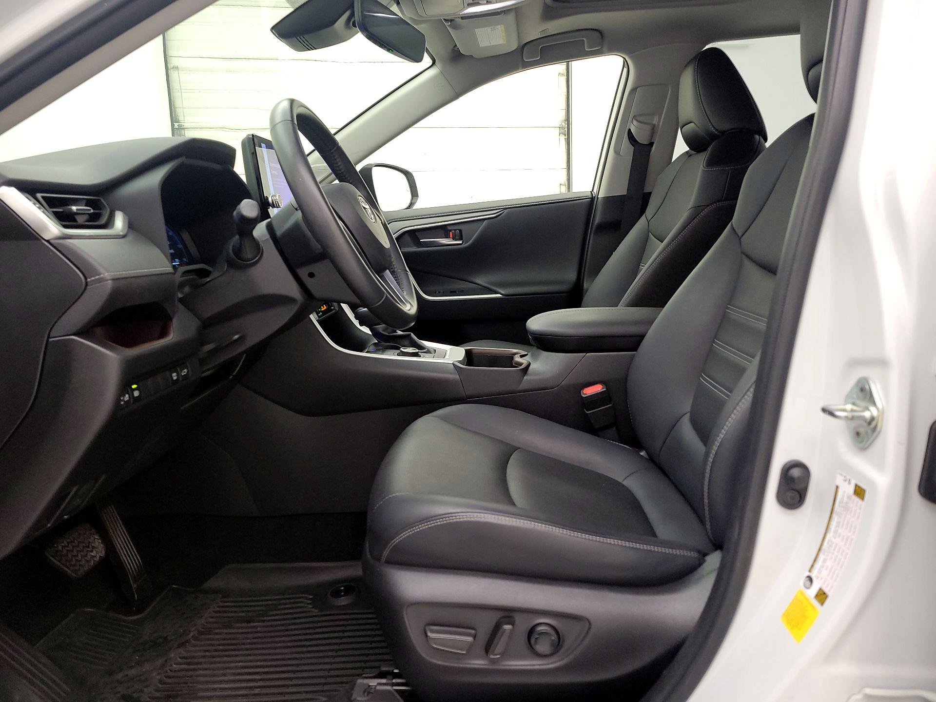 Thumbnail: 2023 Toyota RAV4 - 11