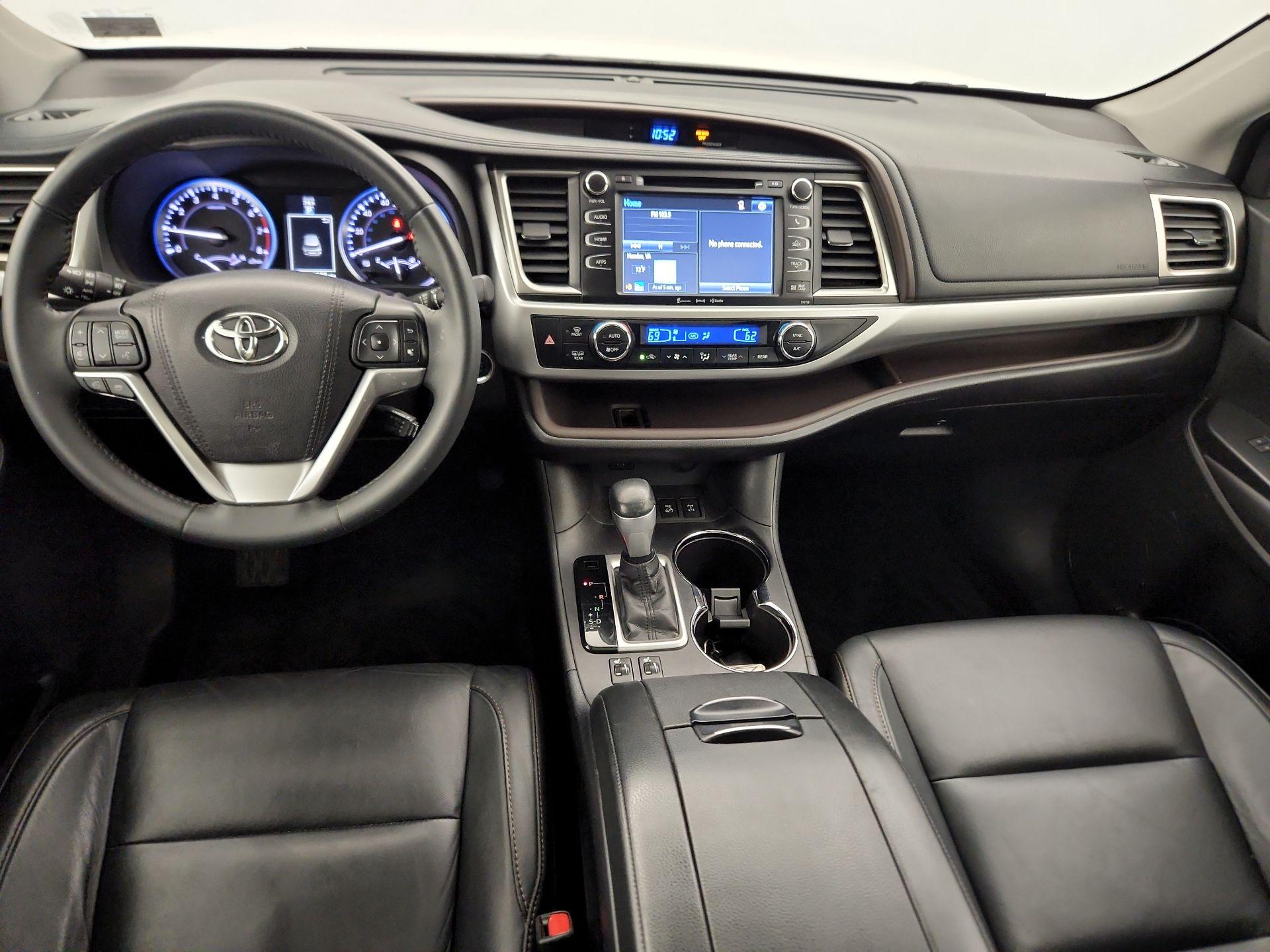Thumbnail: 2016 Toyota Highlander - 9