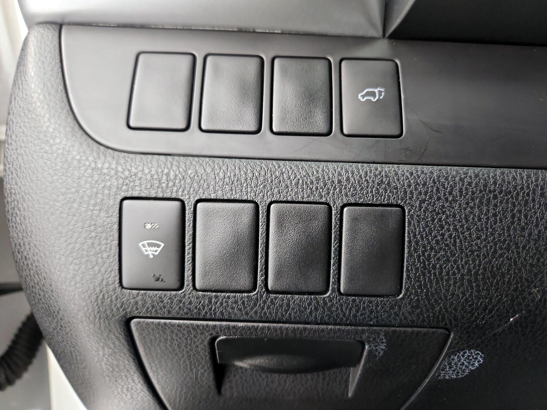 Thumbnail: 2016 Toyota Highlander - 13
