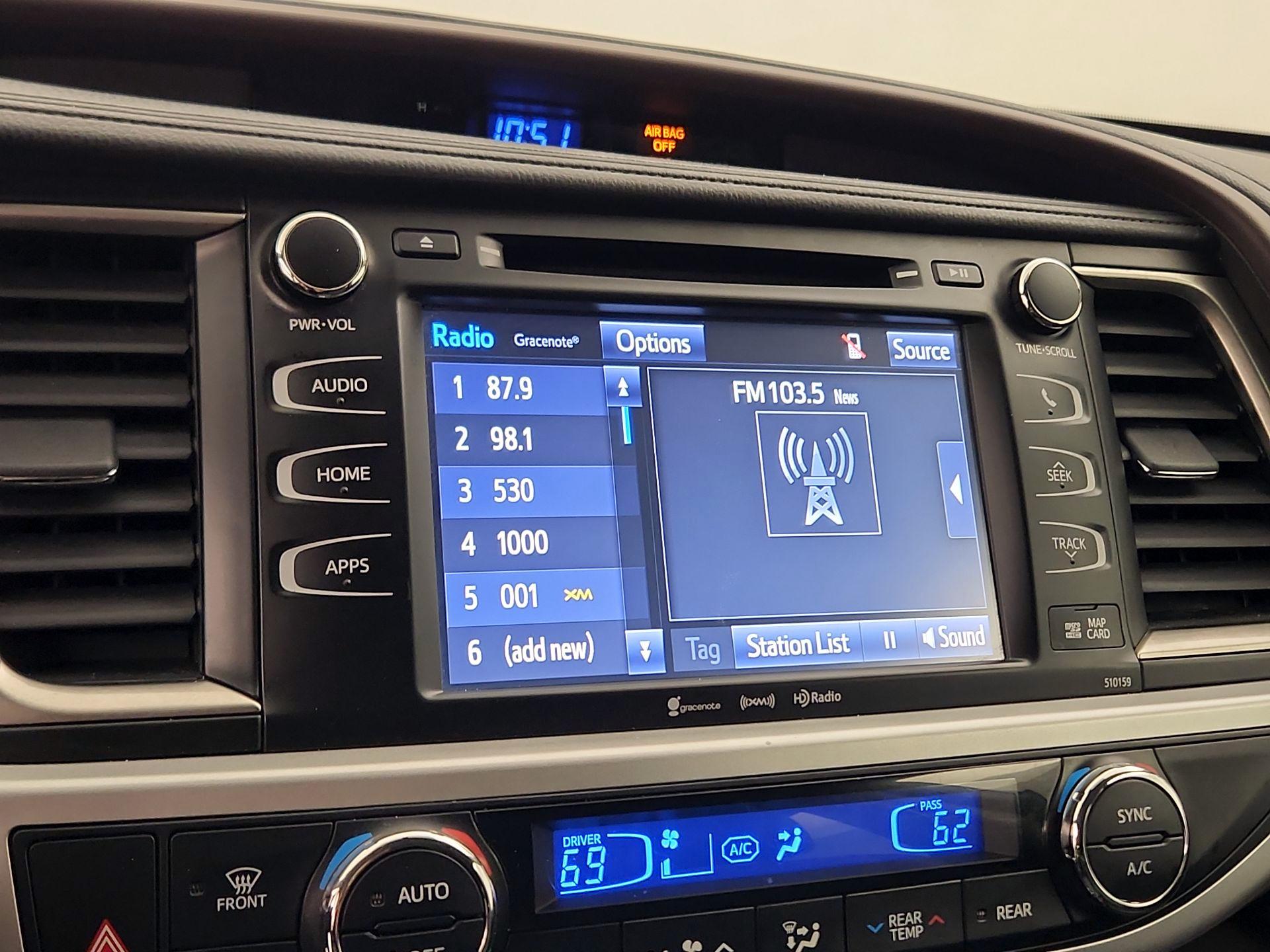 Thumbnail: 2016 Toyota Highlander - 15
