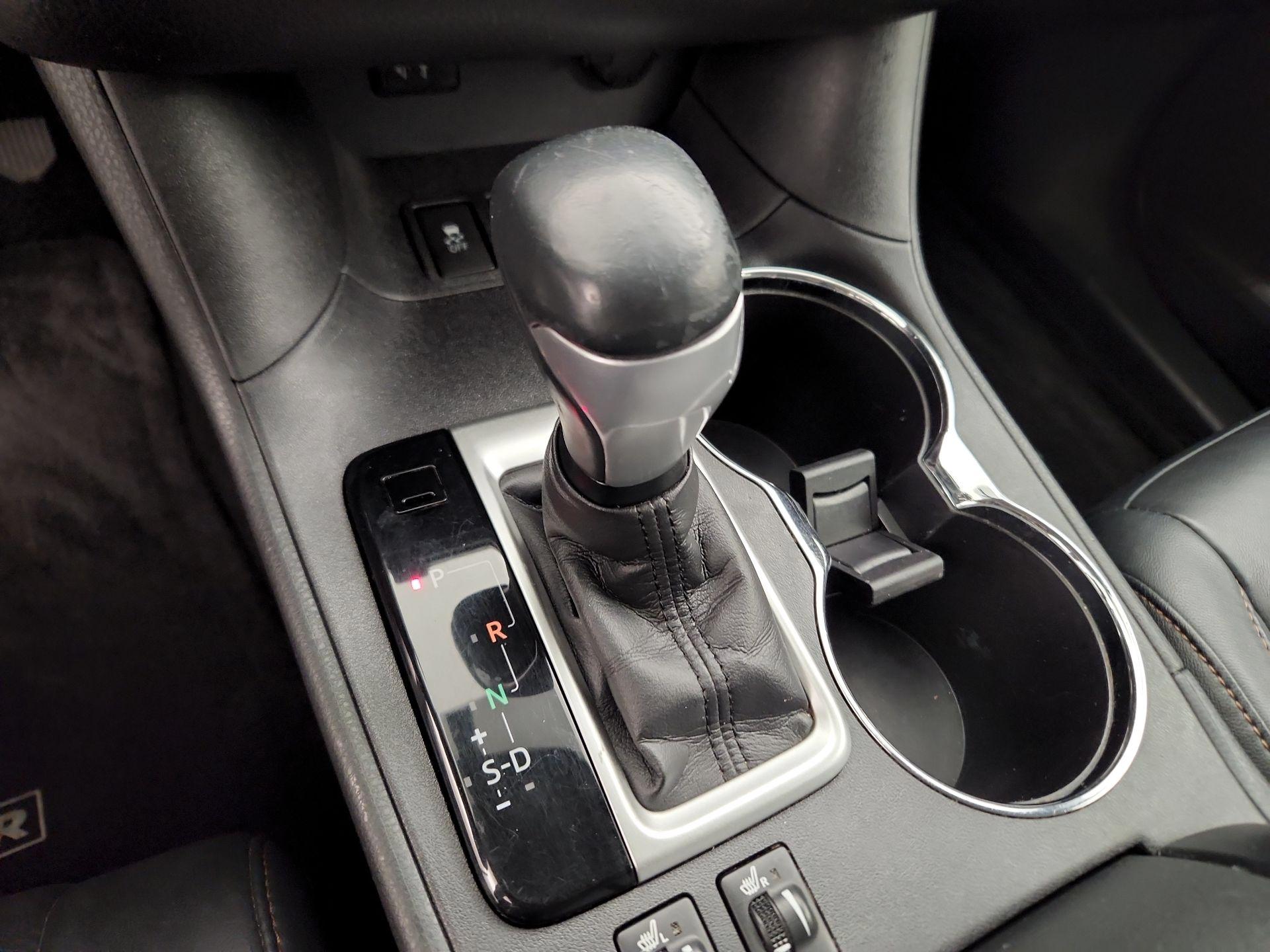 Thumbnail: 2016 Toyota Highlander - 17
