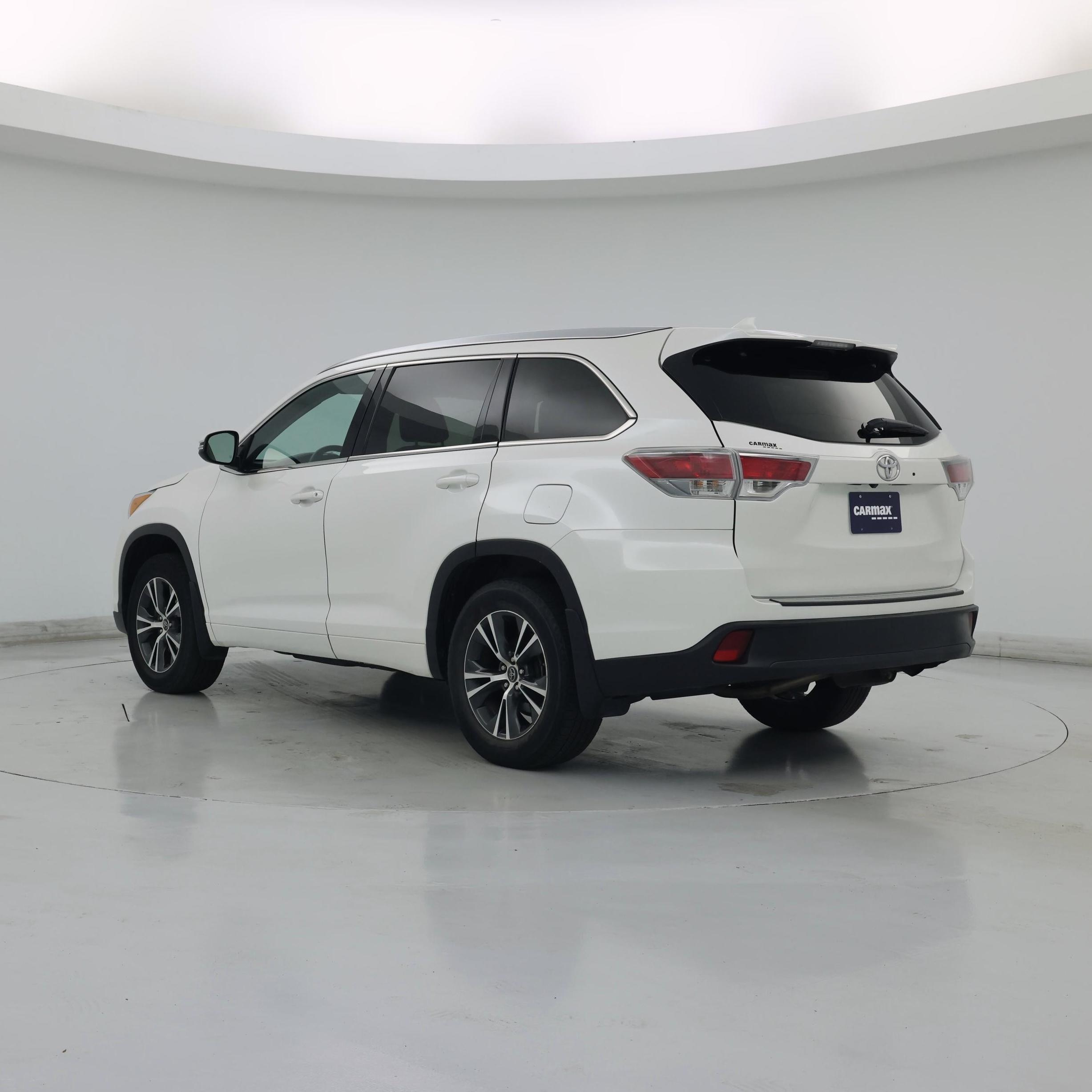 Thumbnail: 2016 Toyota Highlander - 2