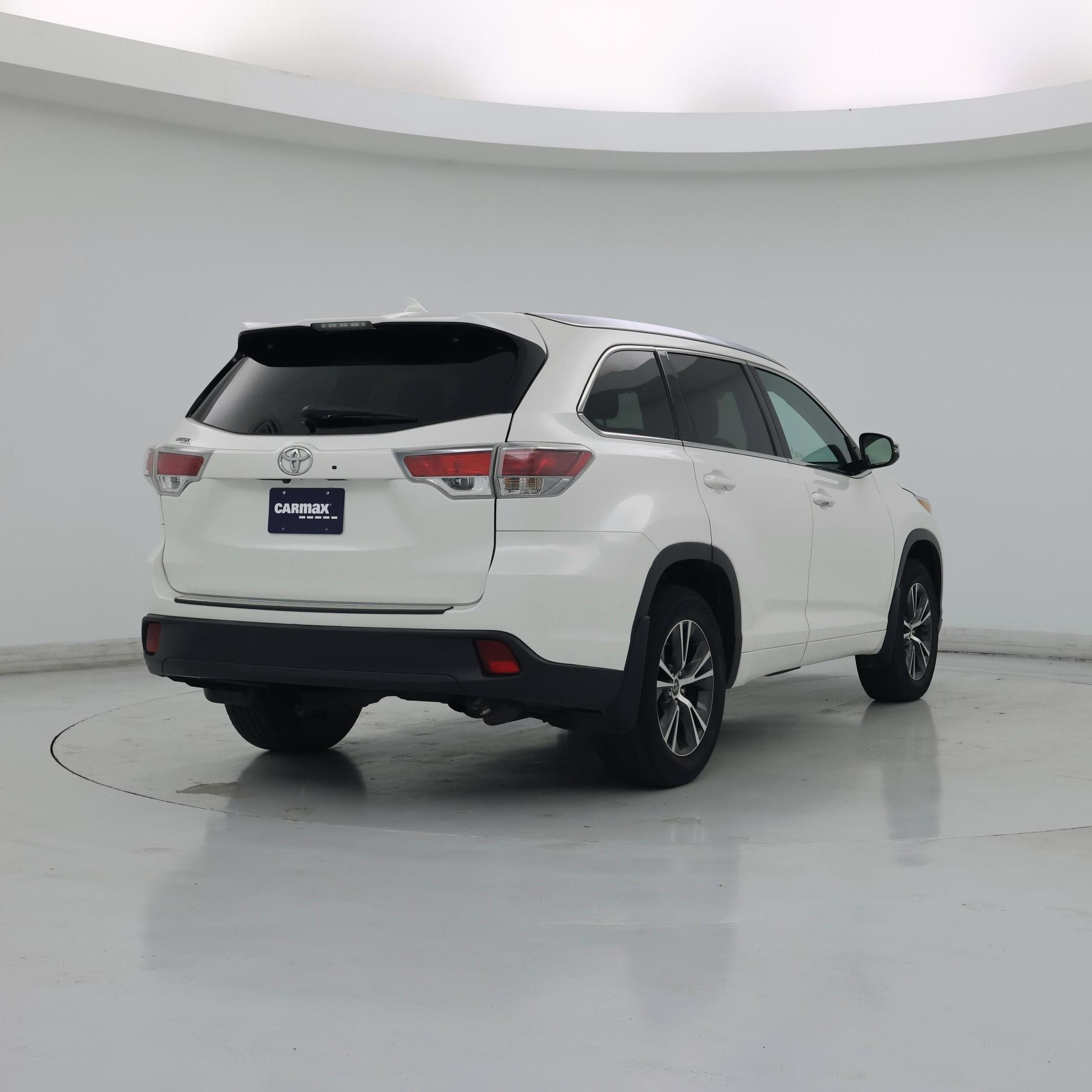 Thumbnail: 2016 Toyota Highlander - 8