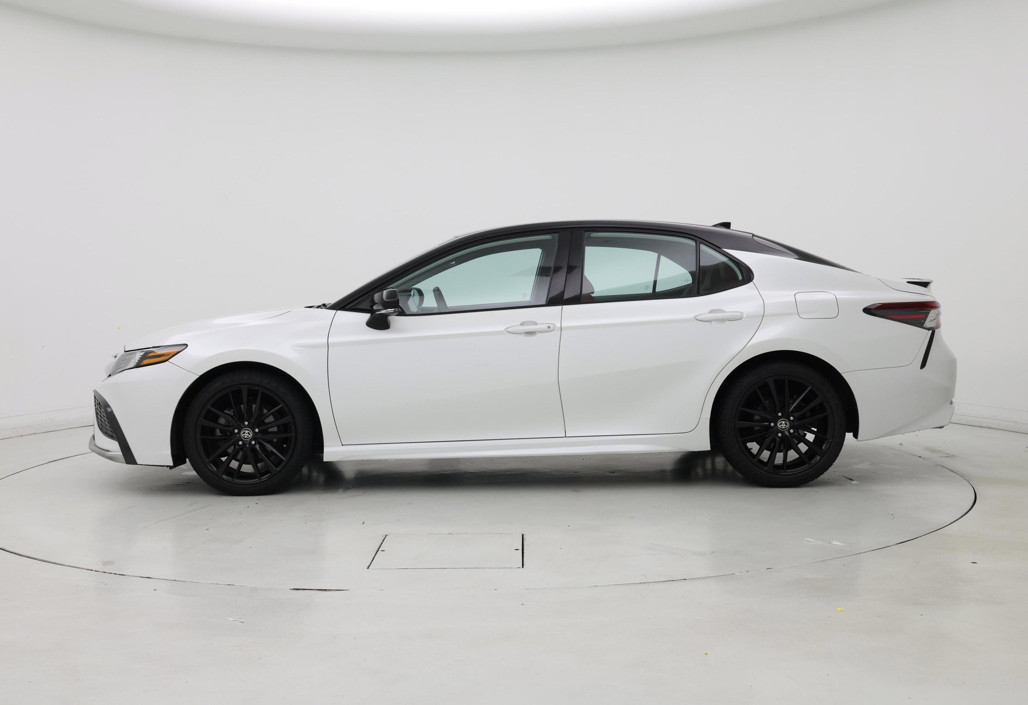 Thumbnail: 2021 Toyota Camry - 3
