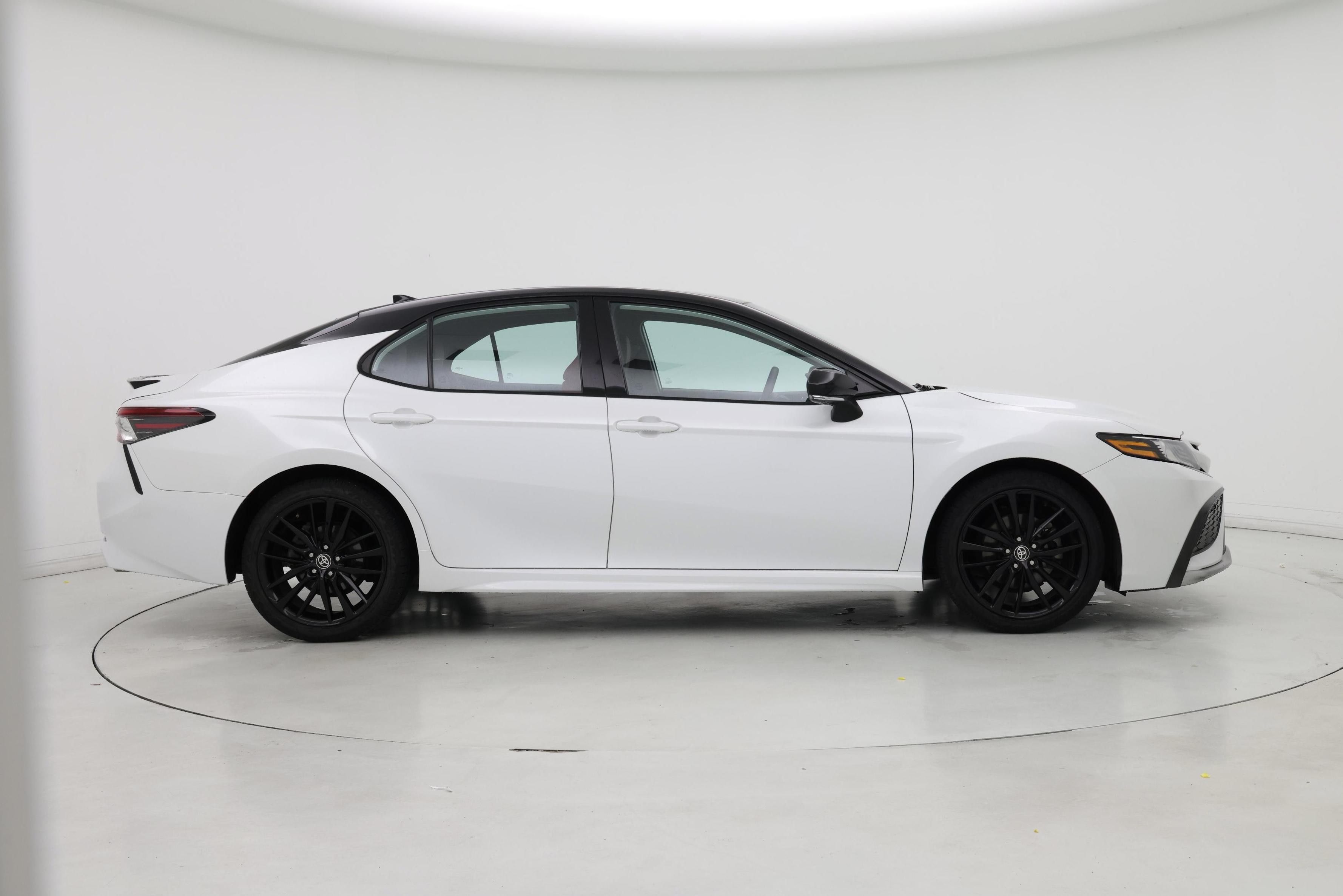 Thumbnail: 2021 Toyota Camry - 7