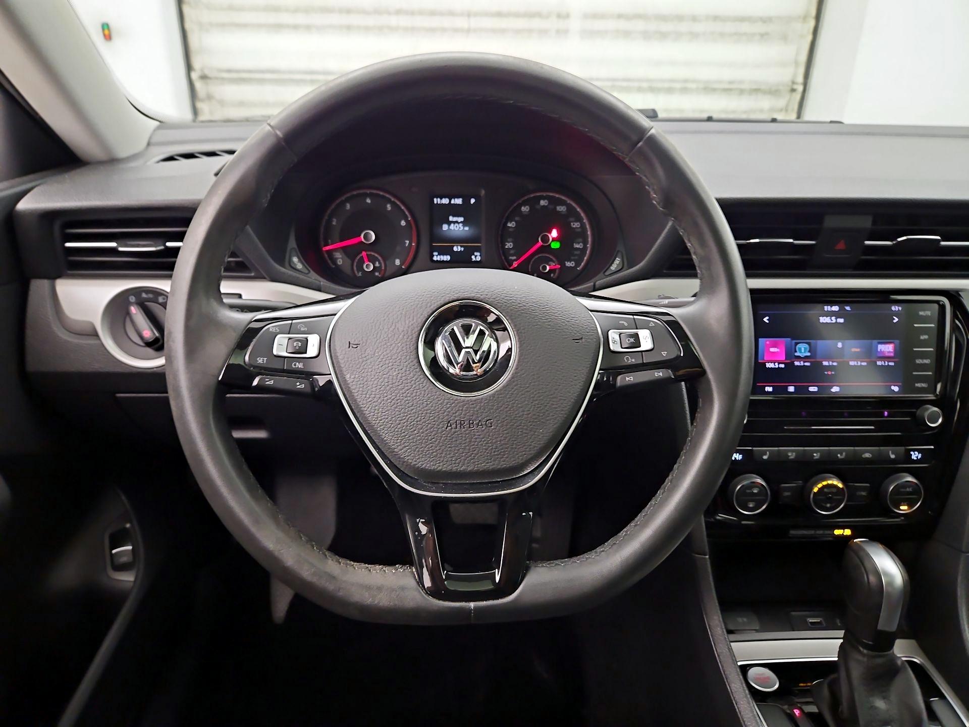 Thumbnail: 2022 Volkswagen Passat - 10