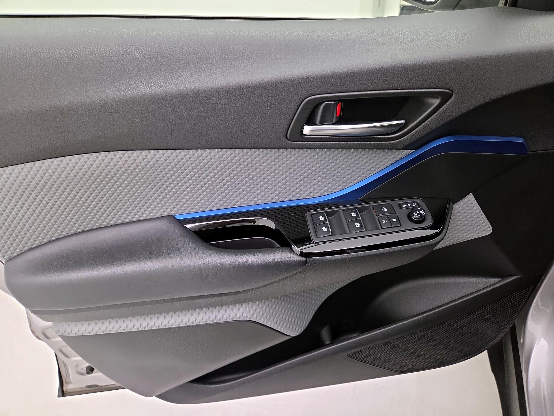 Thumbnail: 2019 Toyota C-HR - 12