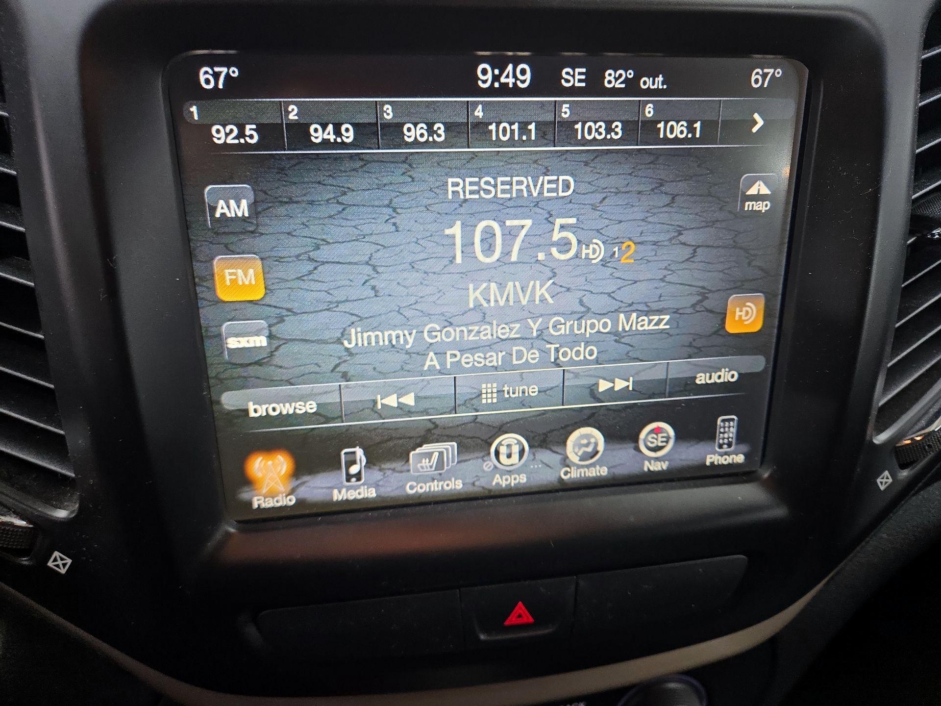 Thumbnail: 2017 Jeep Cherokee - 16