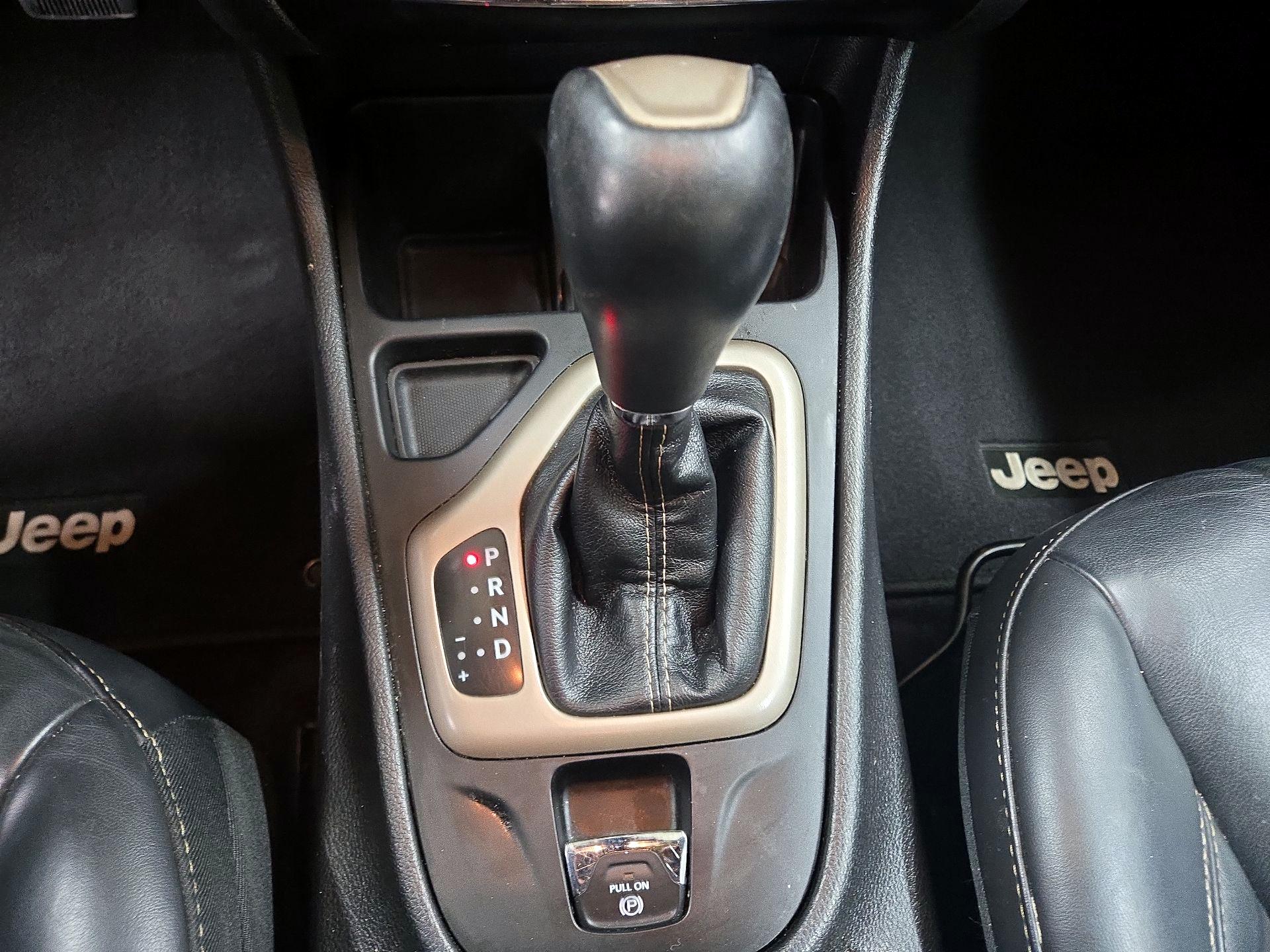 Thumbnail: 2017 Jeep Cherokee - 18