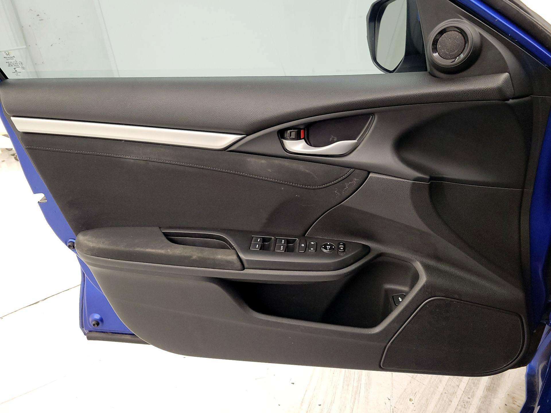 Thumbnail: 2017 Honda Civic - 12
