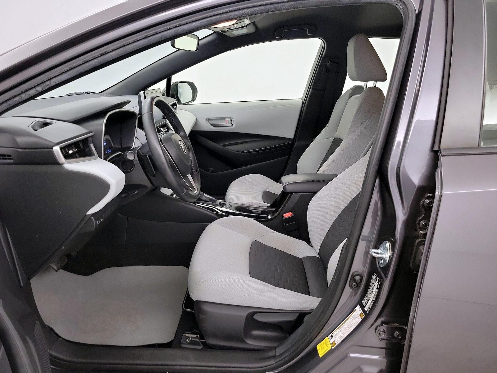 2022 Toyota Corolla Hatchback SE - Photo 12