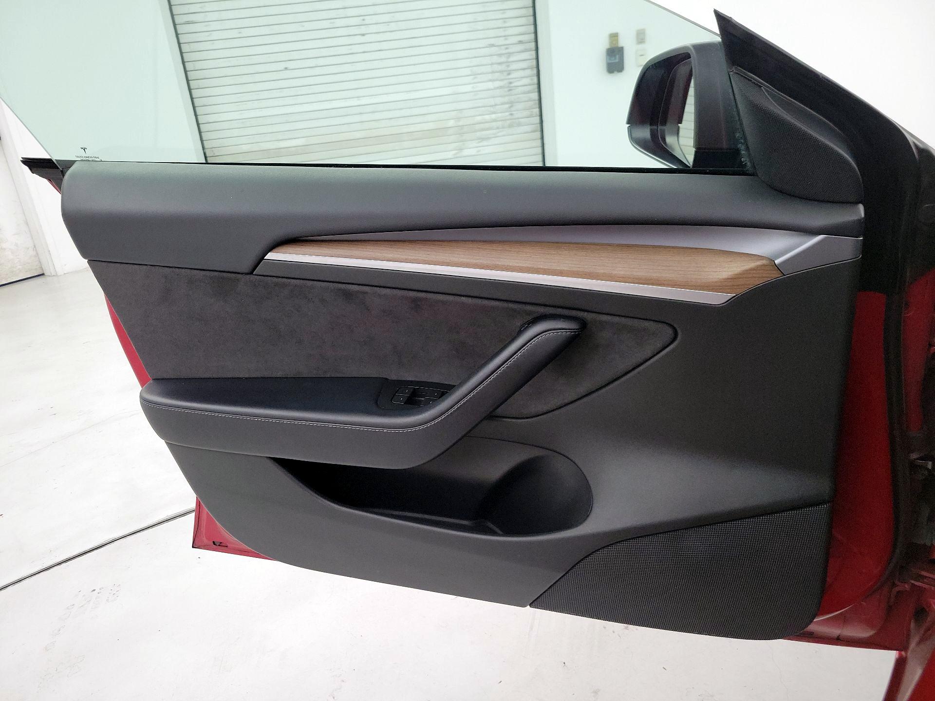 Thumbnail: 2022 Tesla Model 3 - 12