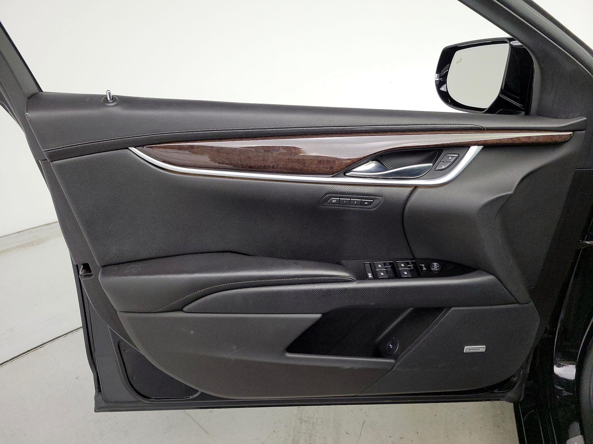 Thumbnail: 2015 Cadillac XTS - 12