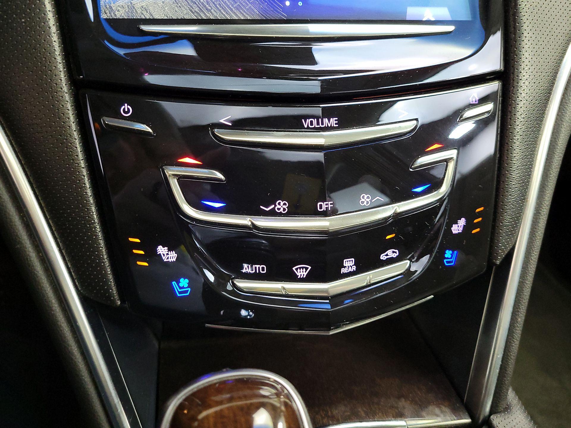 Thumbnail: 2015 Cadillac XTS - 17