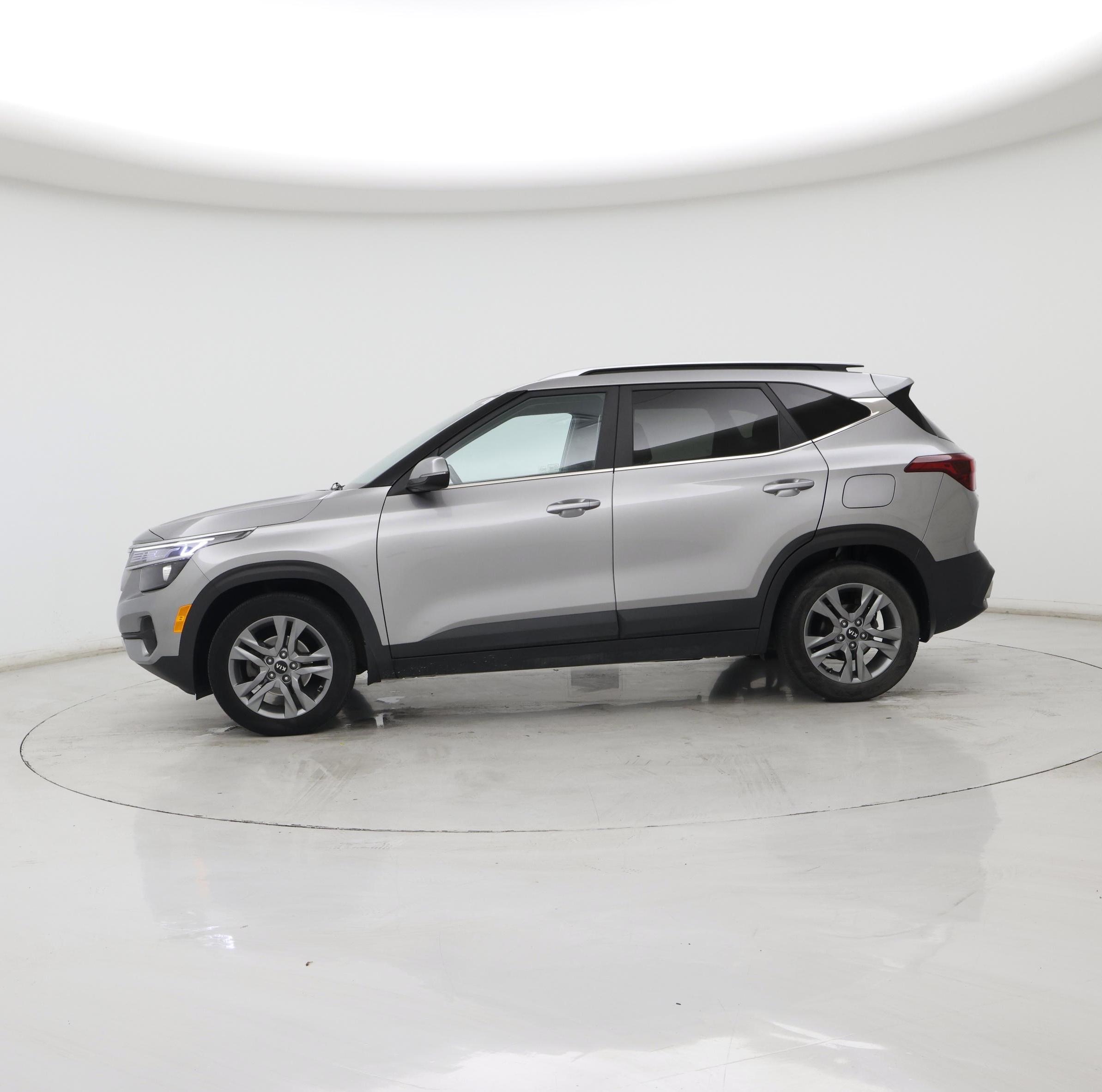 Thumbnail: 2021 Kia Seltos - 3