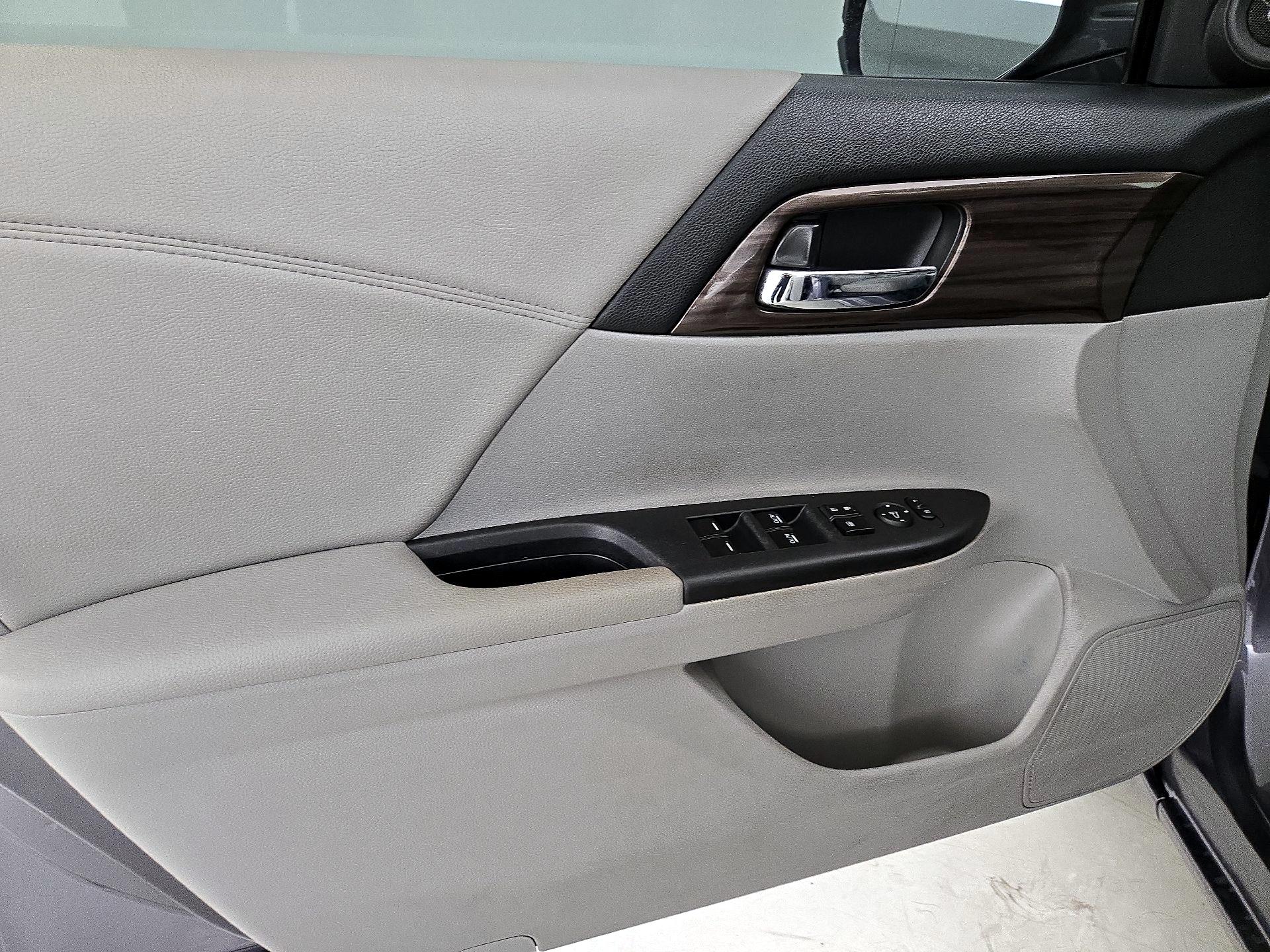 Thumbnail: 2016 Honda Accord - 12