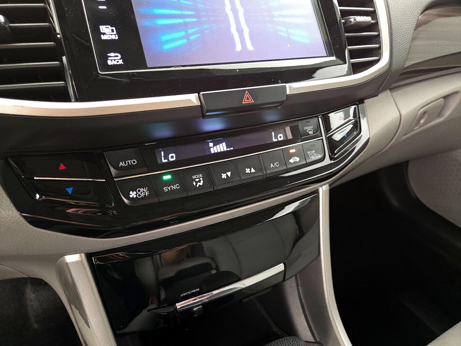 Thumbnail: 2016 Honda Accord - 16