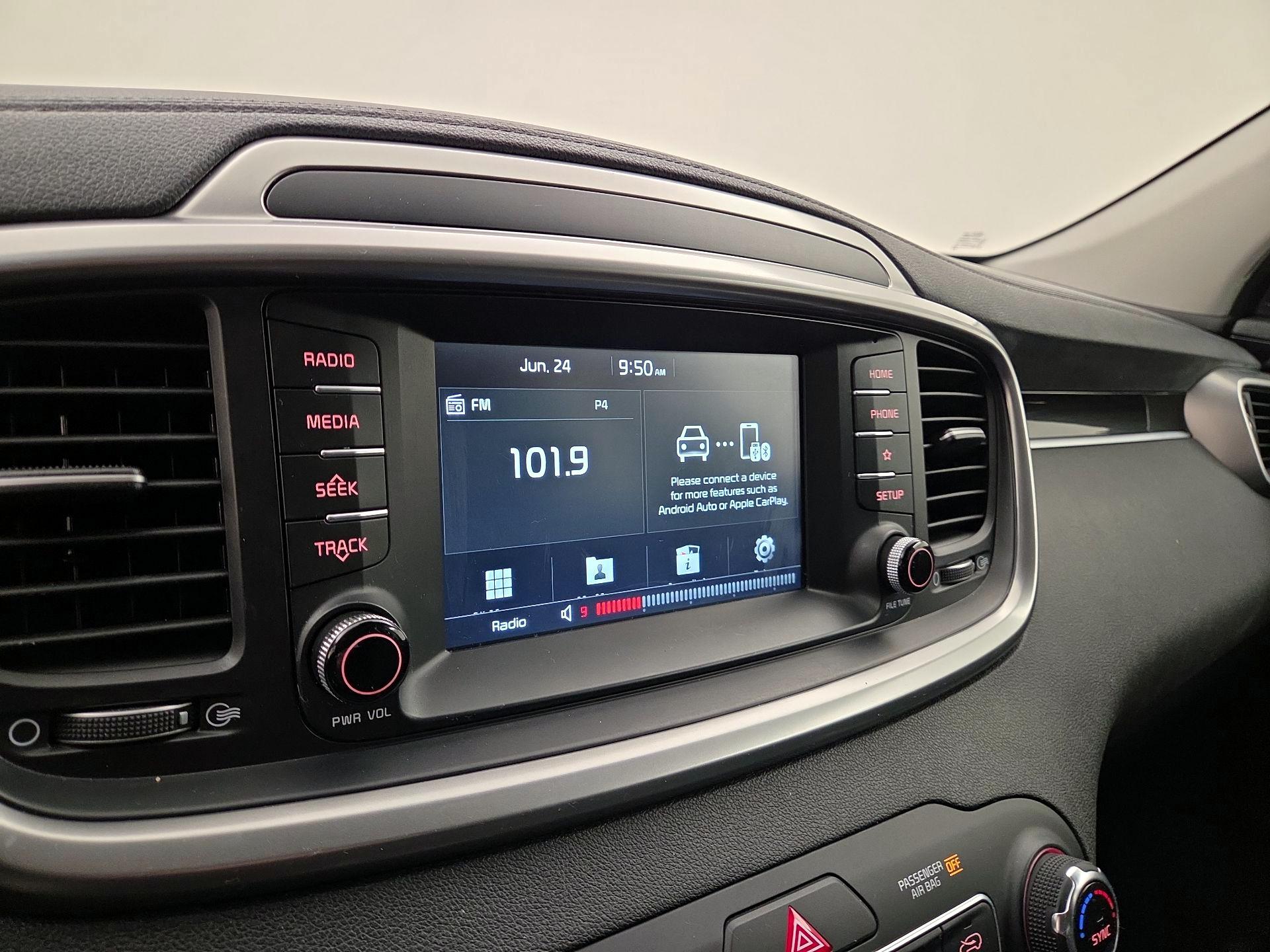 Thumbnail: 2019 Kia Sorento - 15