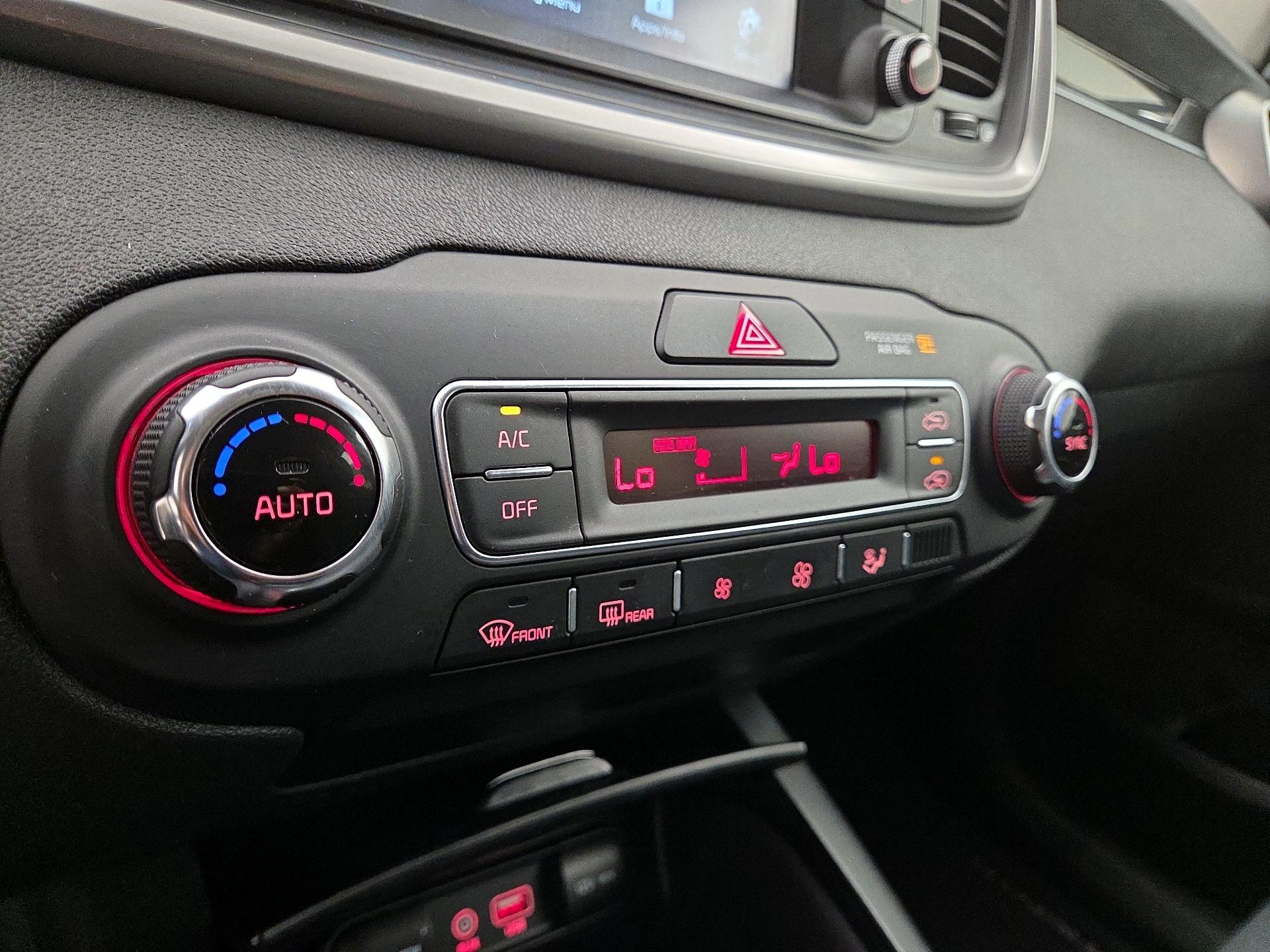Thumbnail: 2019 Kia Sorento - 16