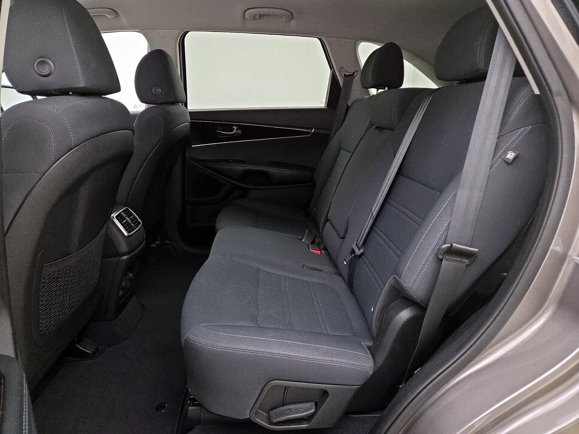Thumbnail: 2019 Kia Sorento - 19