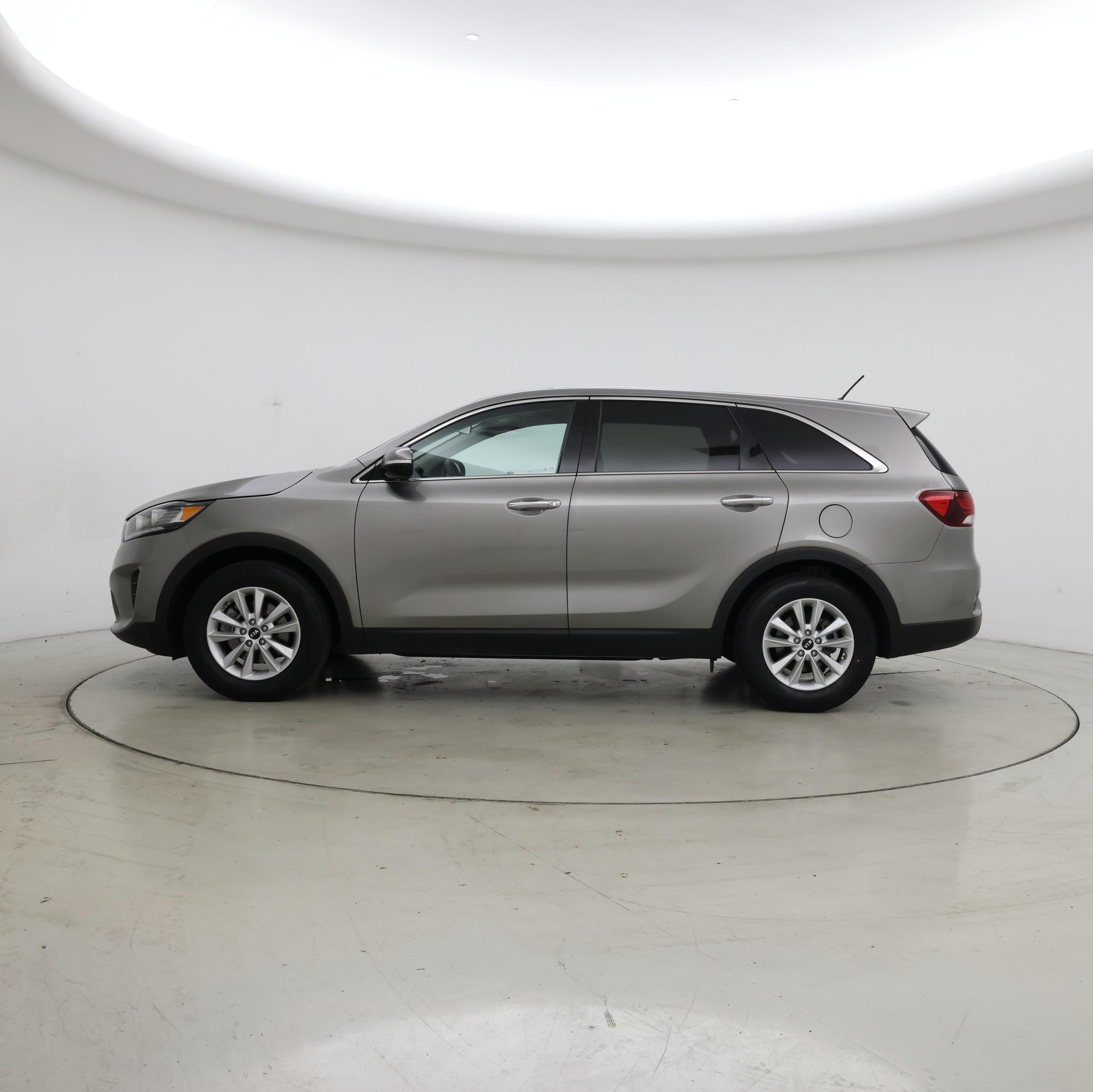 Thumbnail: 2019 Kia Sorento - 3