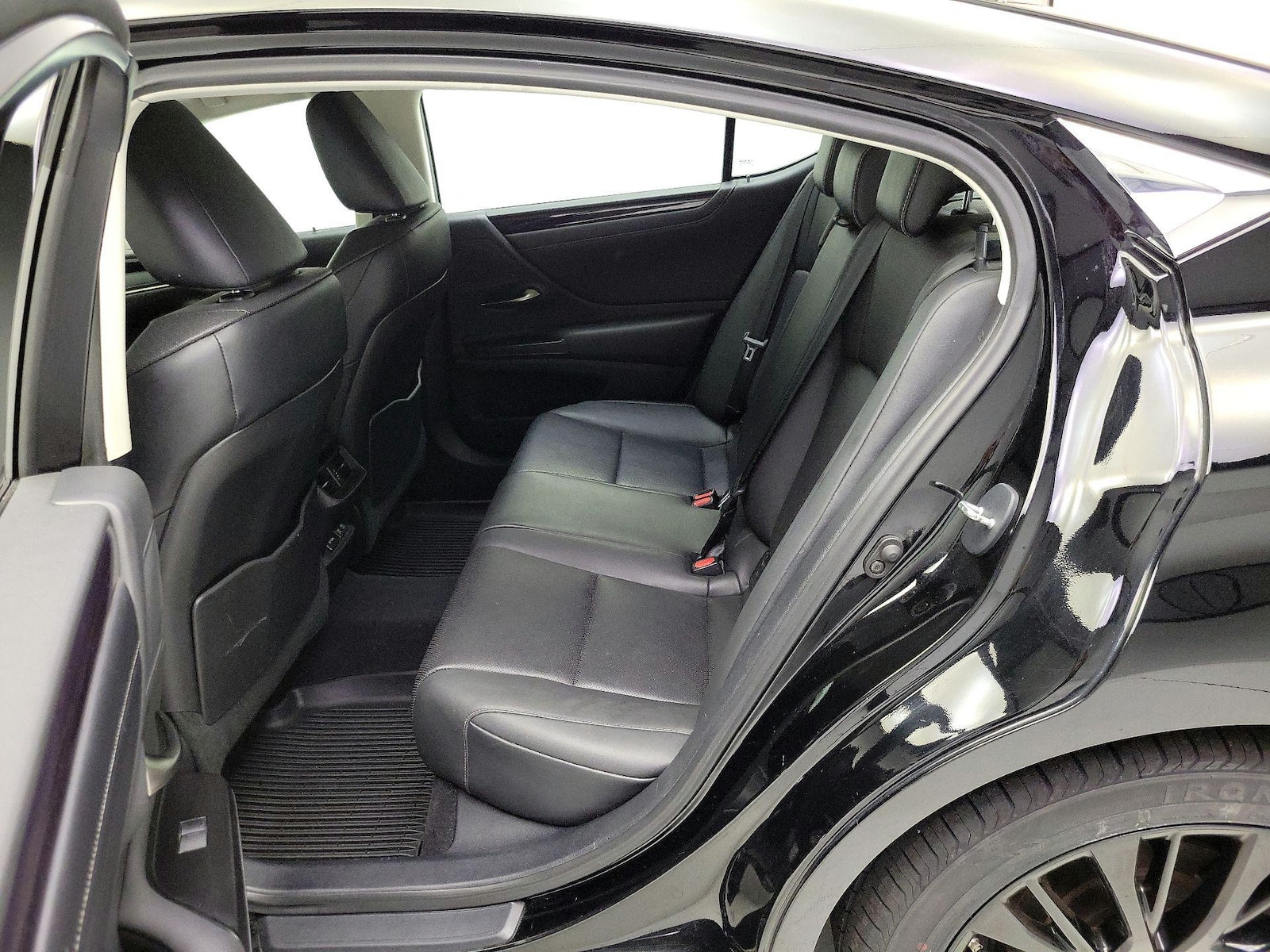 2020 Lexus ES 350 - Photo 20