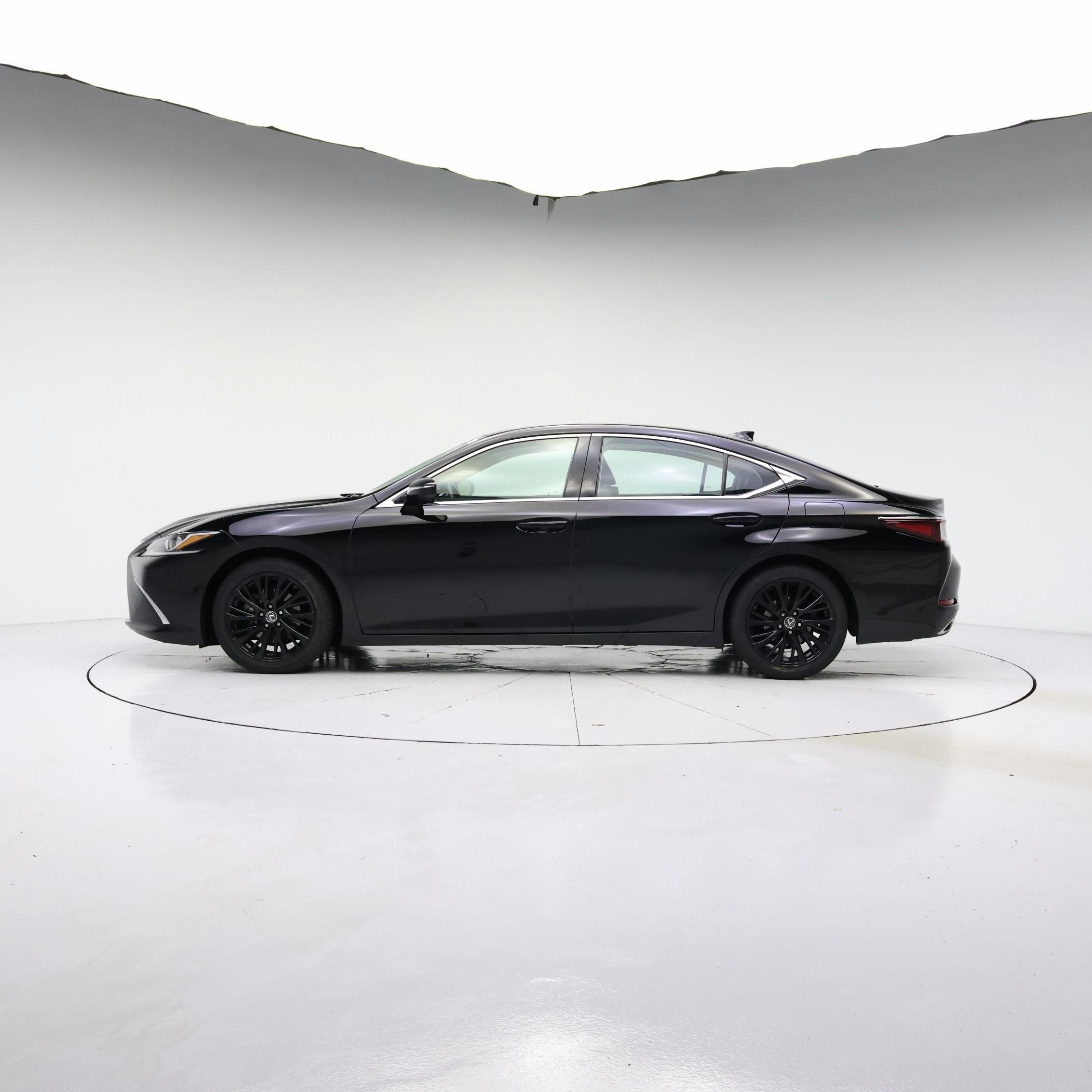Thumbnail: 2020 Lexus ES - 3
