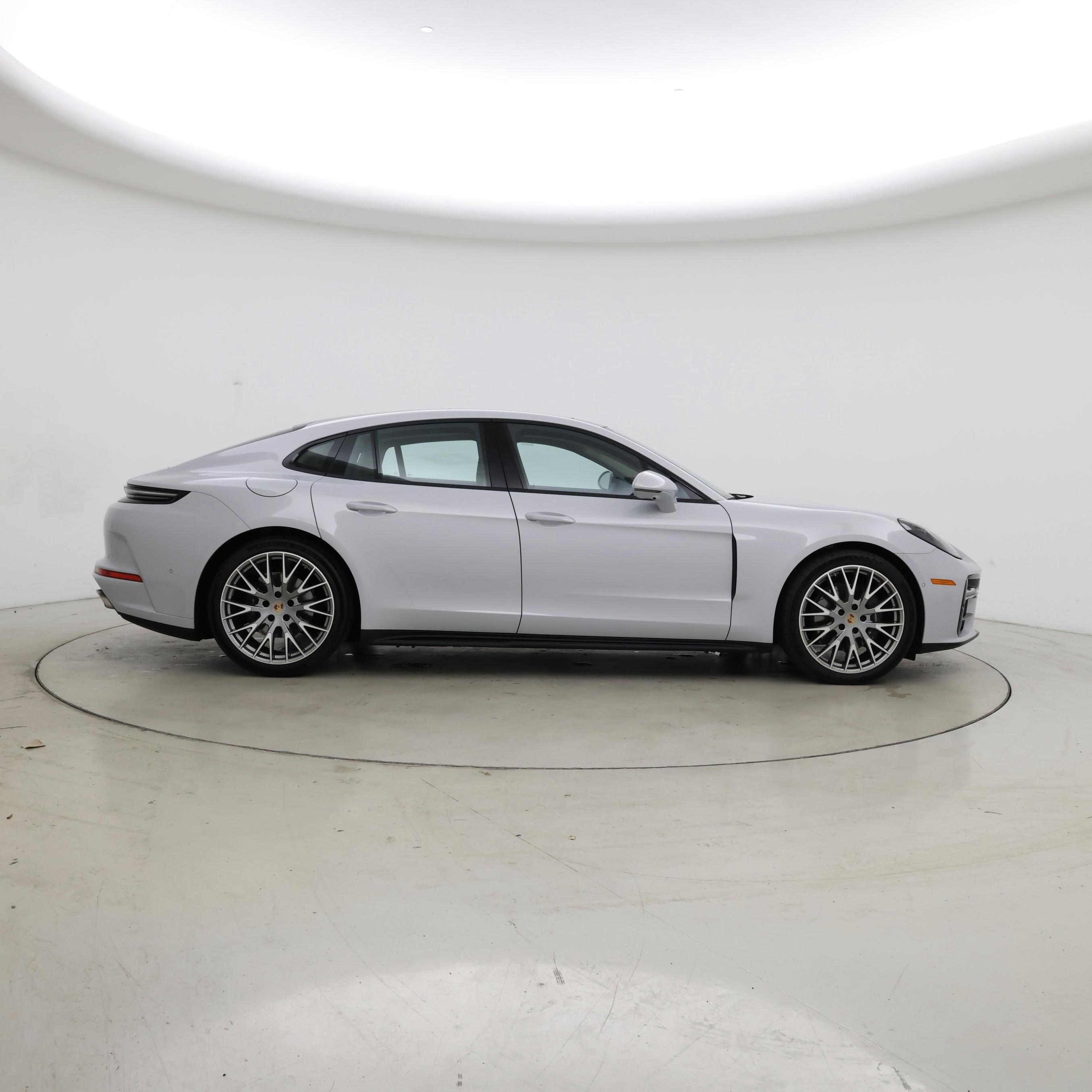 Thumbnail: 2024 Porsche Panamera - 7