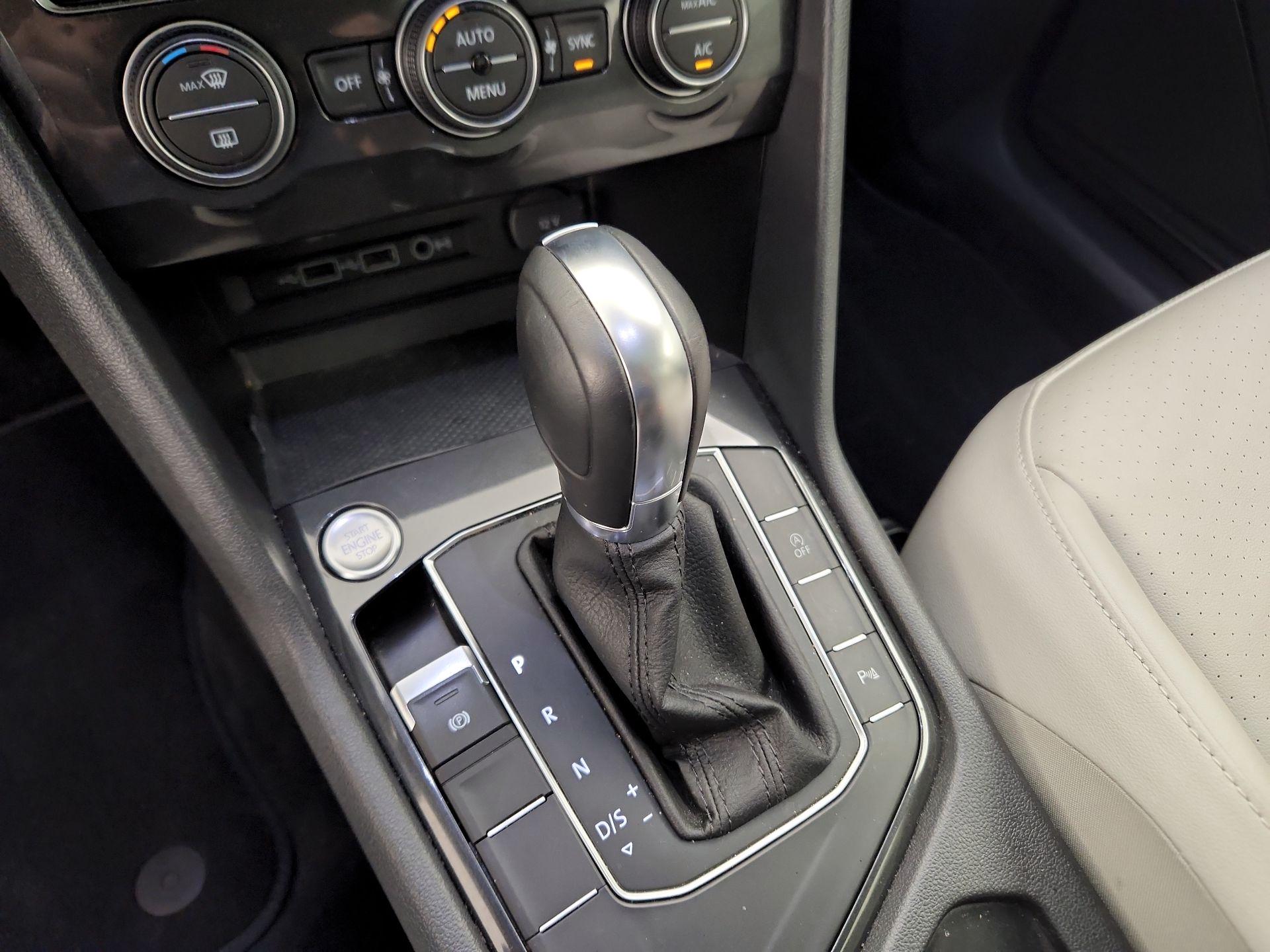 Thumbnail: 2019 Volkswagen Tiguan - 17