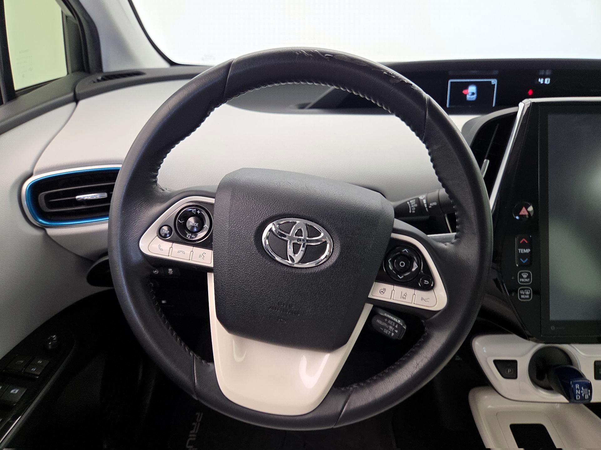 Thumbnail: 2017 Toyota Prius Prime - 10