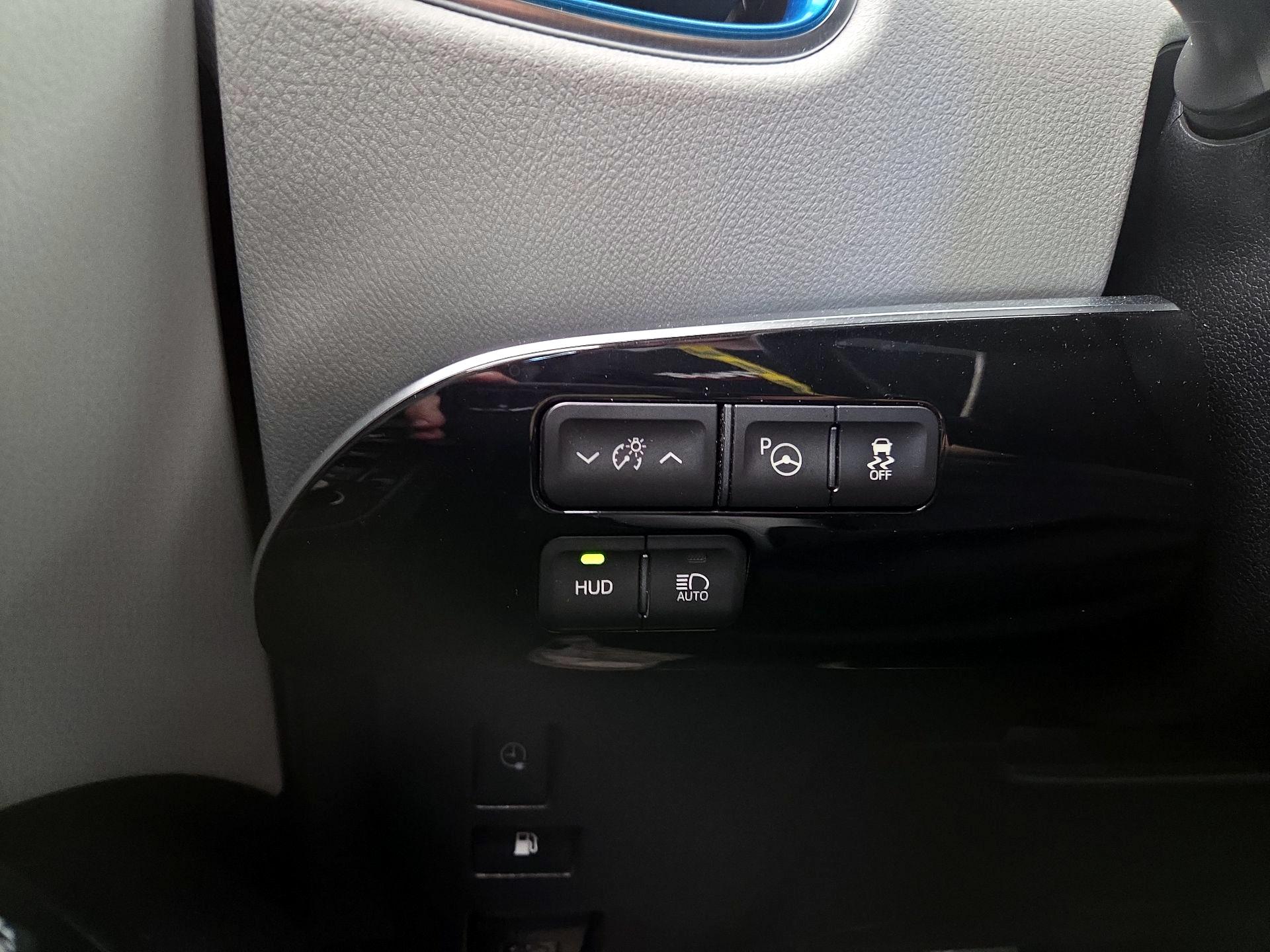 Thumbnail: 2017 Toyota Prius Prime - 13