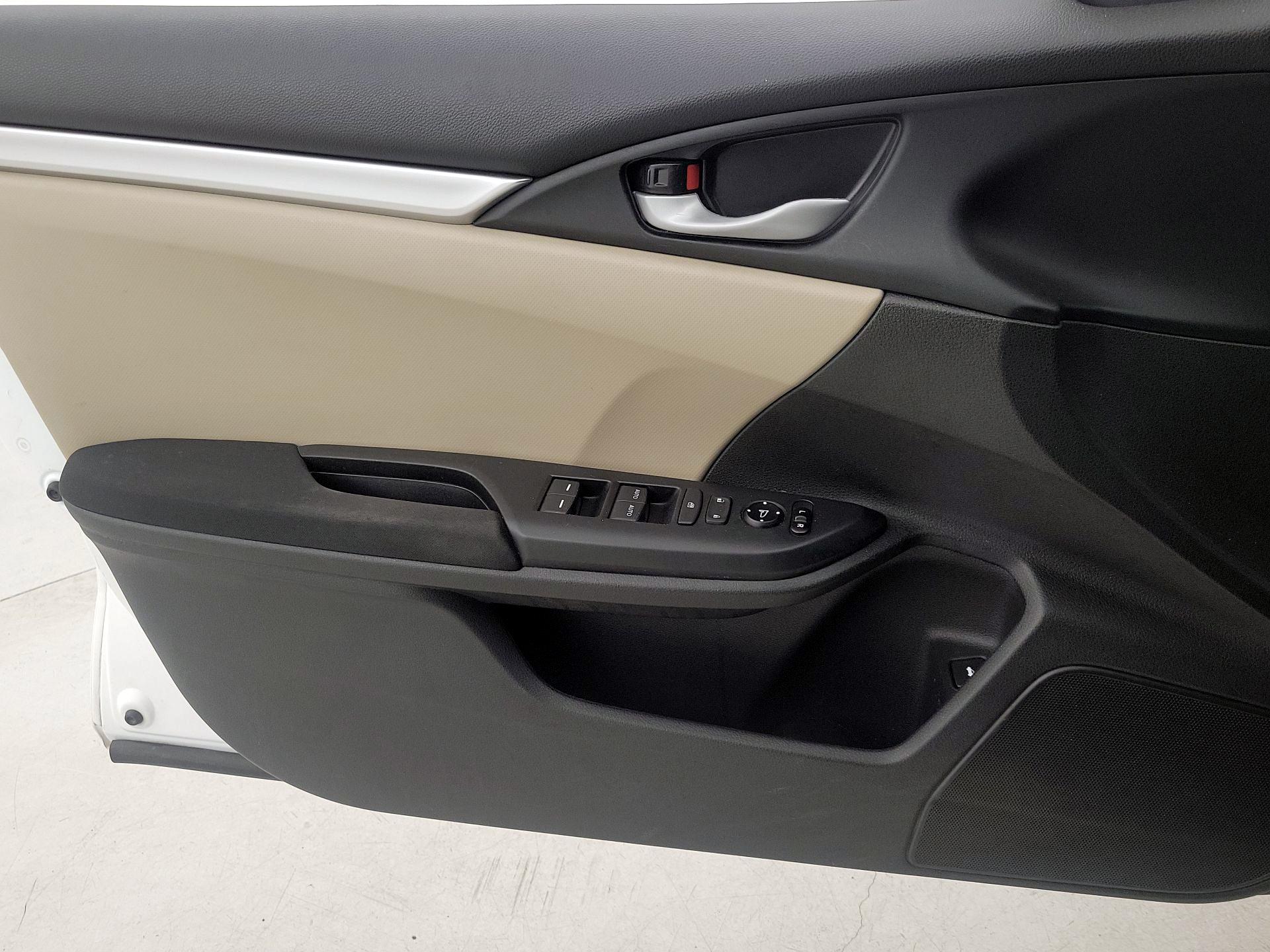 Thumbnail: 2017 Honda Civic - 12
