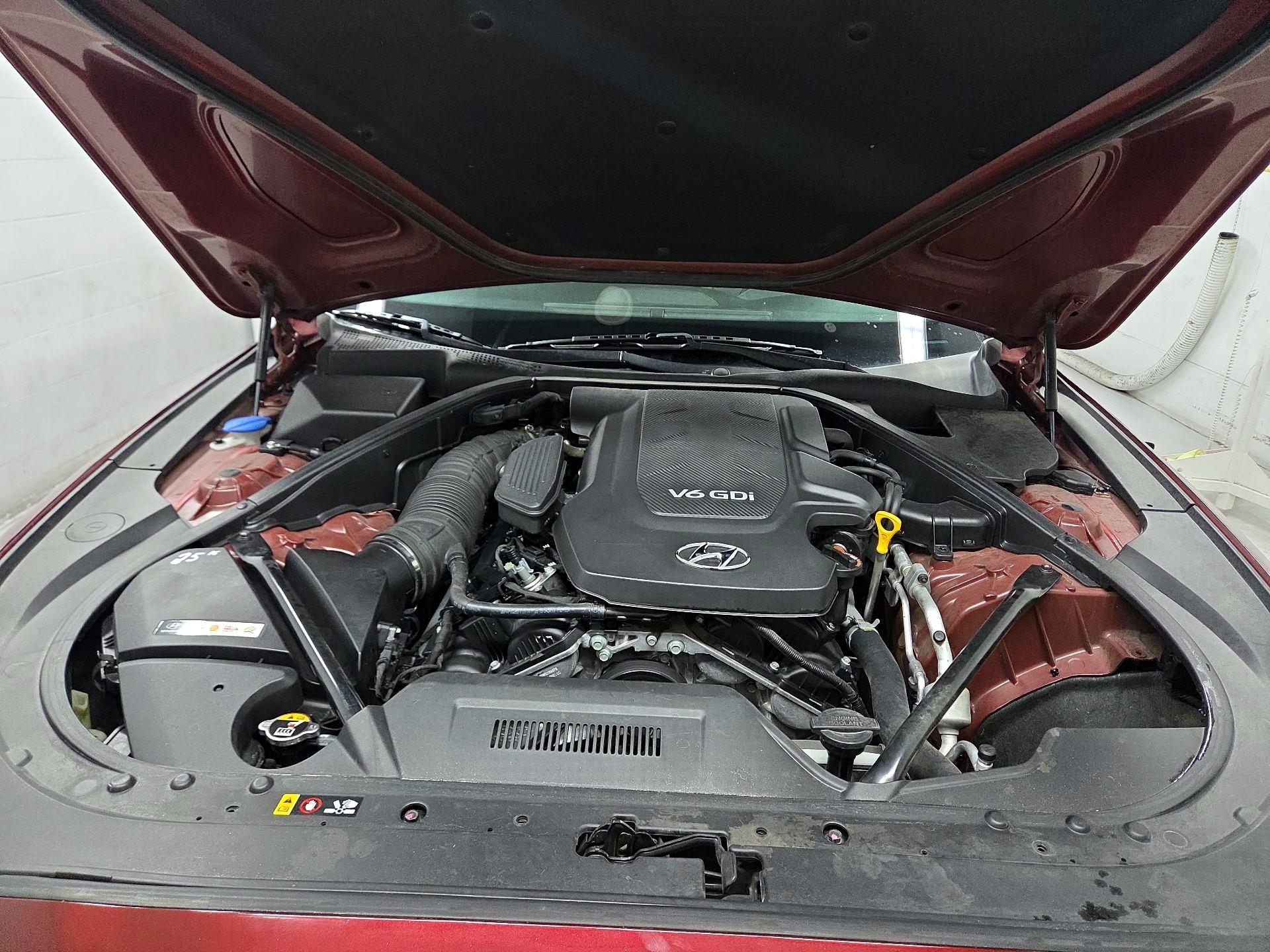 Thumbnail: 2015 Hyundai Genesis - 18