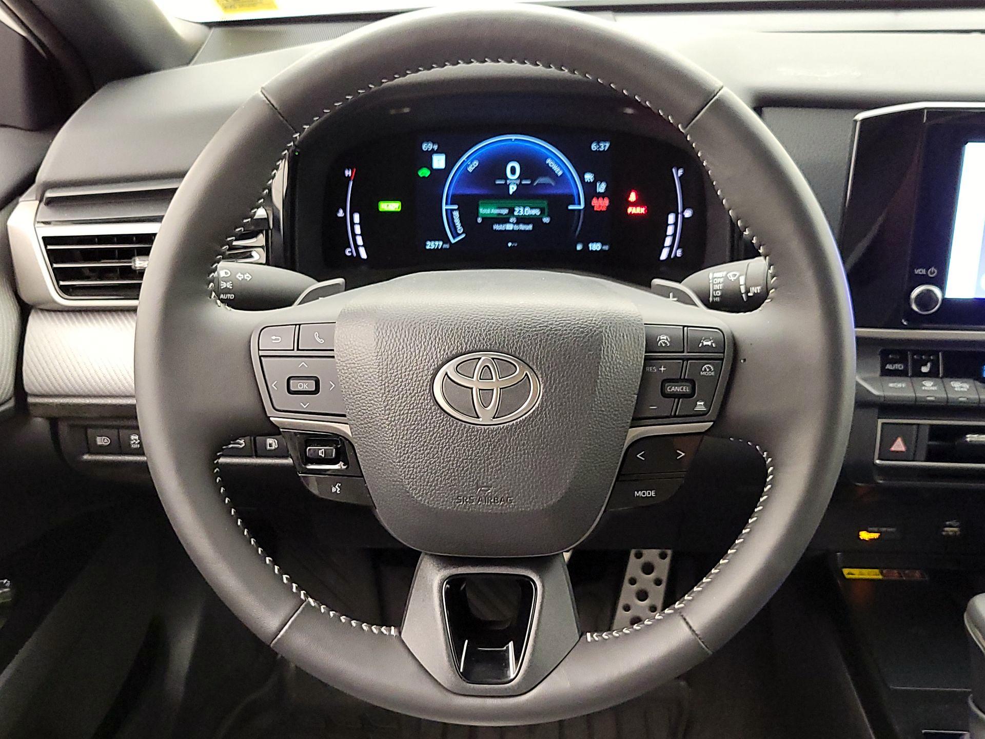 Thumbnail: 2025 Toyota Camry - 10