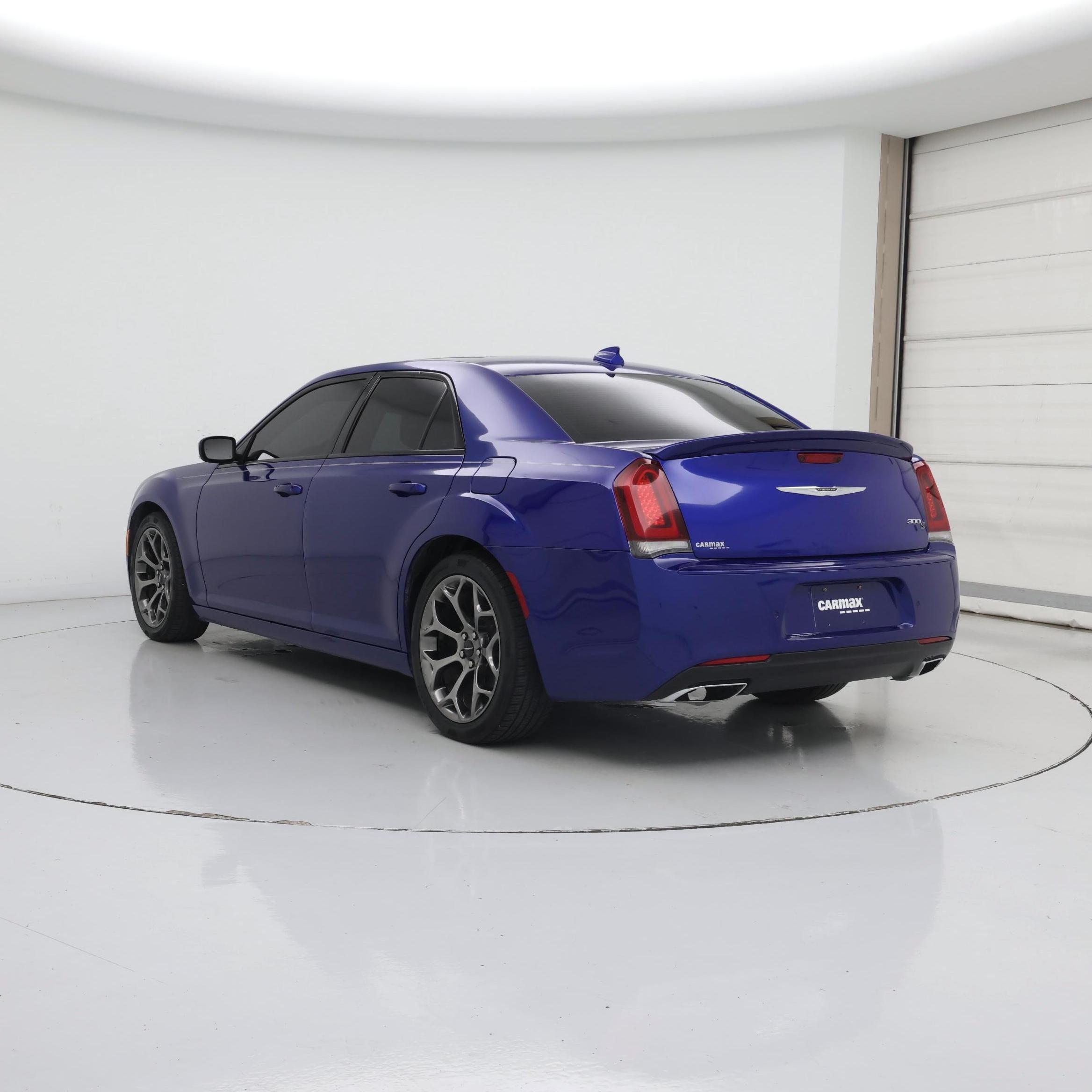 Thumbnail: 2018 Chrysler 300 - 2