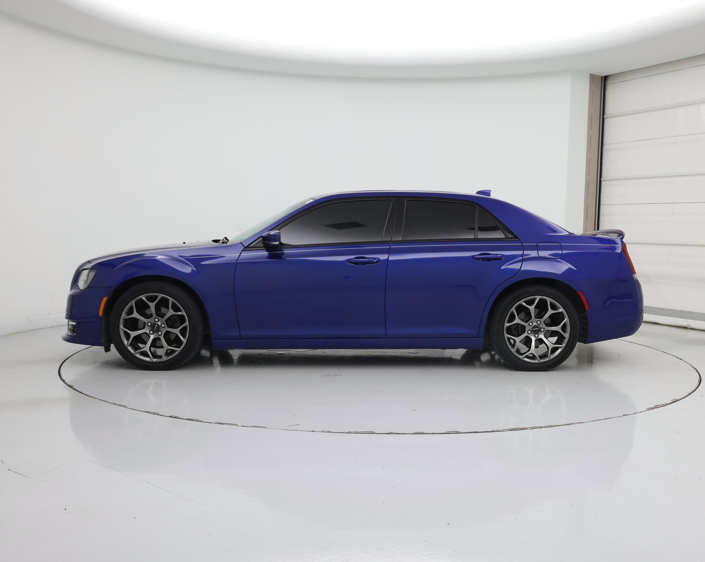 Thumbnail: 2018 Chrysler 300 - 3