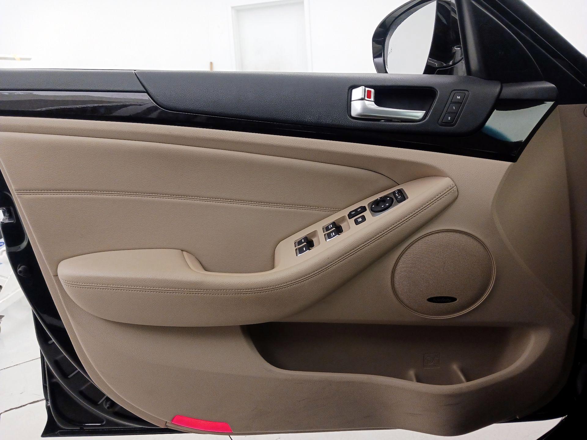 Thumbnail: 2016 Kia Cadenza - 12