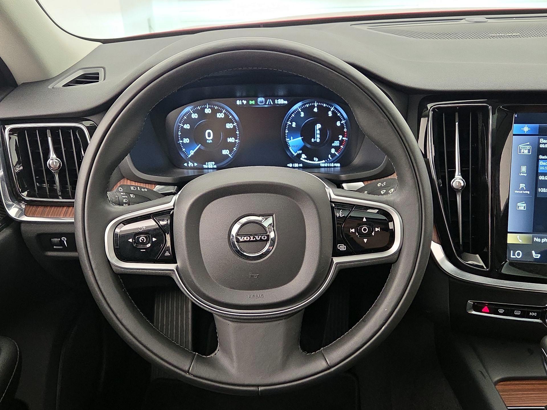 Thumbnail: 2019 Volvo S60 - 10