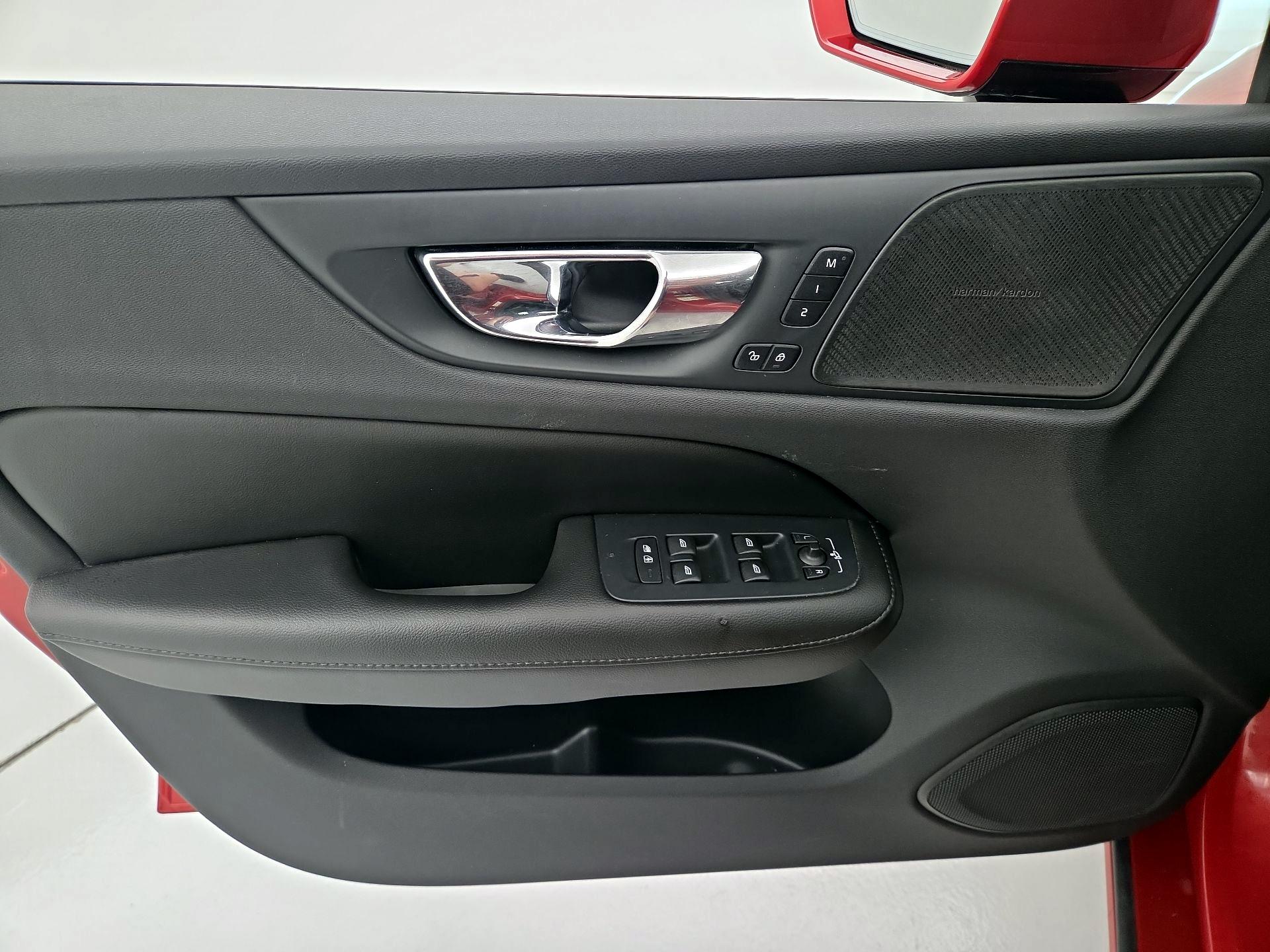 Thumbnail: 2019 Volvo S60 - 12