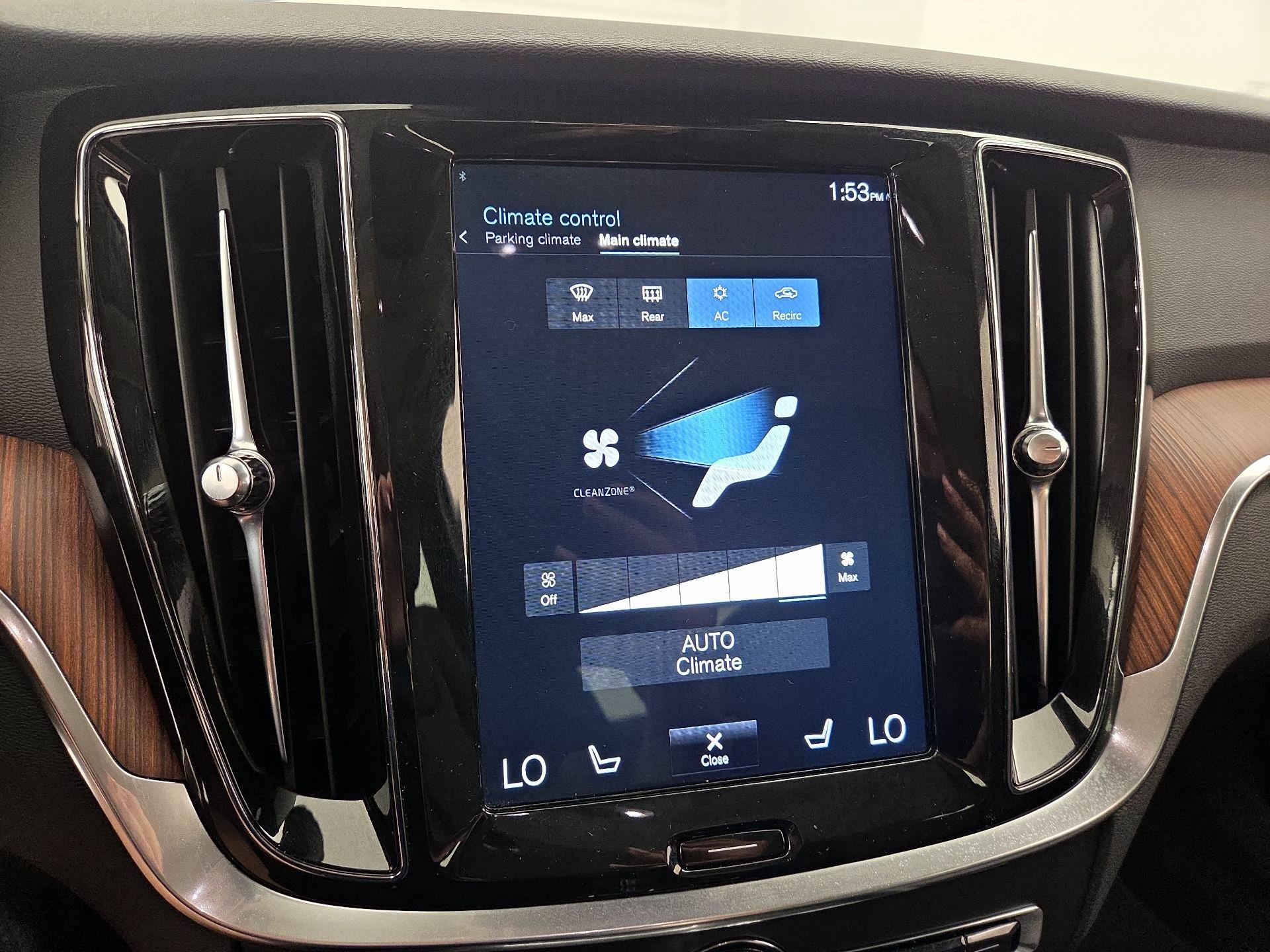 Thumbnail: 2019 Volvo S60 - 17