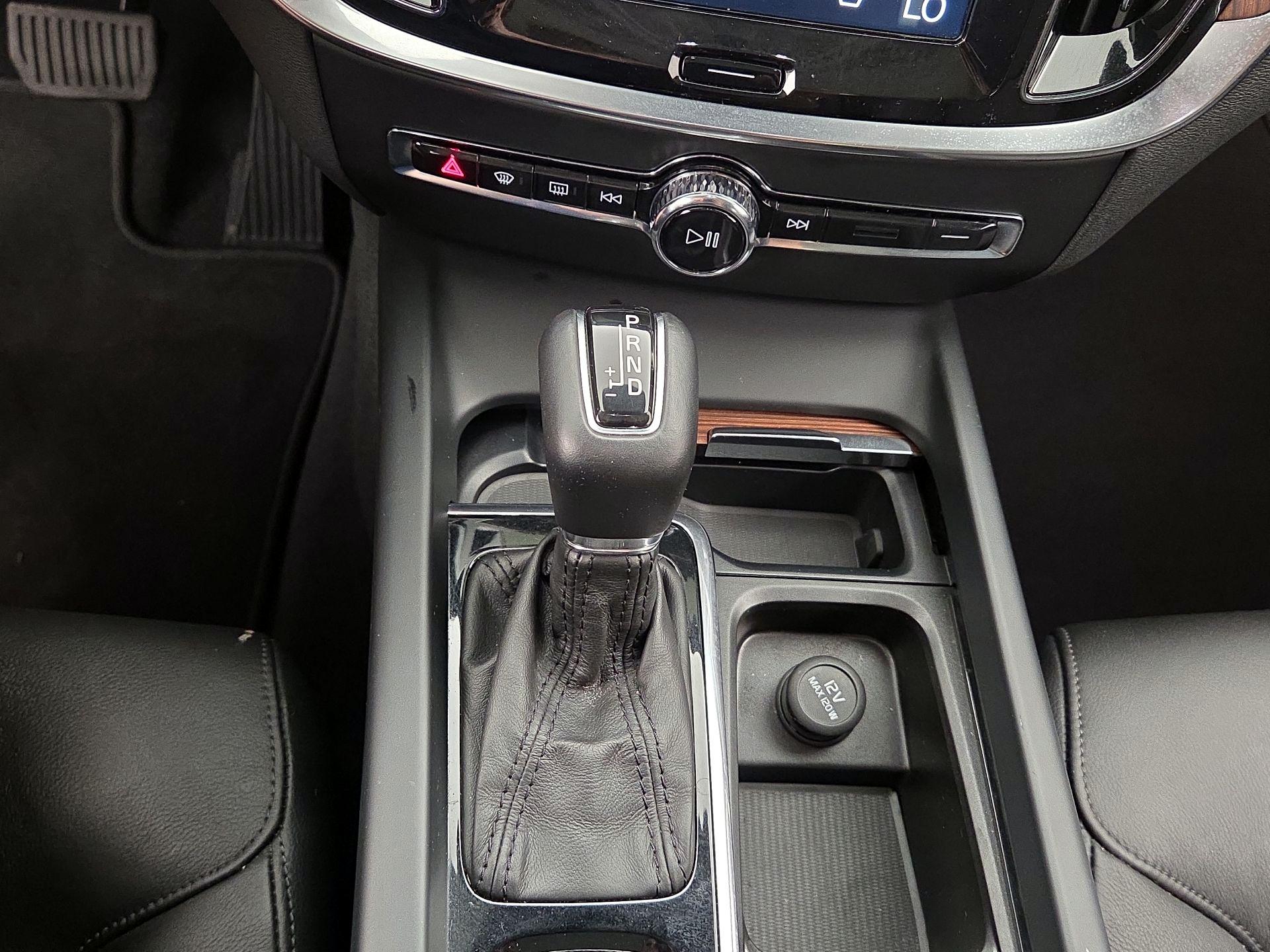Thumbnail: 2019 Volvo S60 - 18