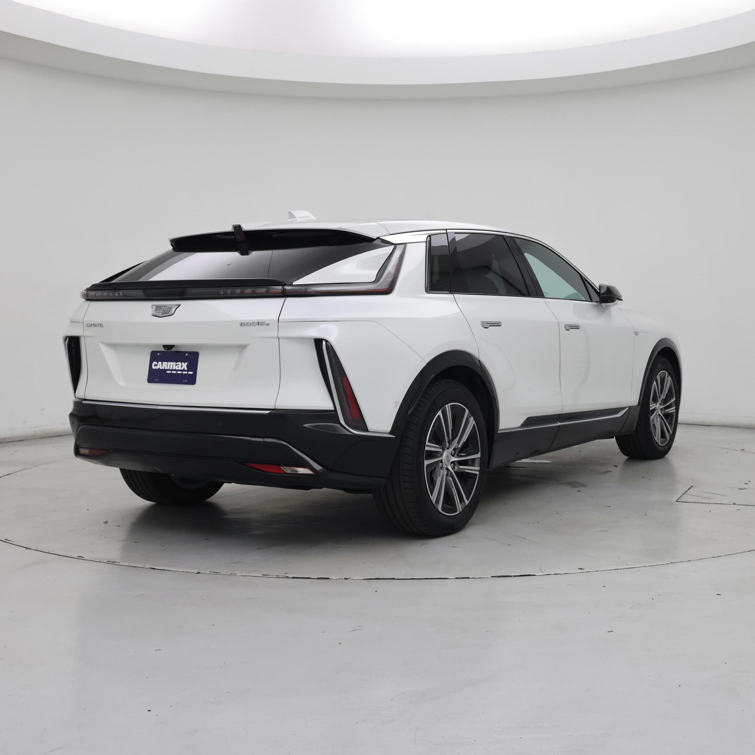 Thumbnail: 2024 Cadillac Lyriq - 8