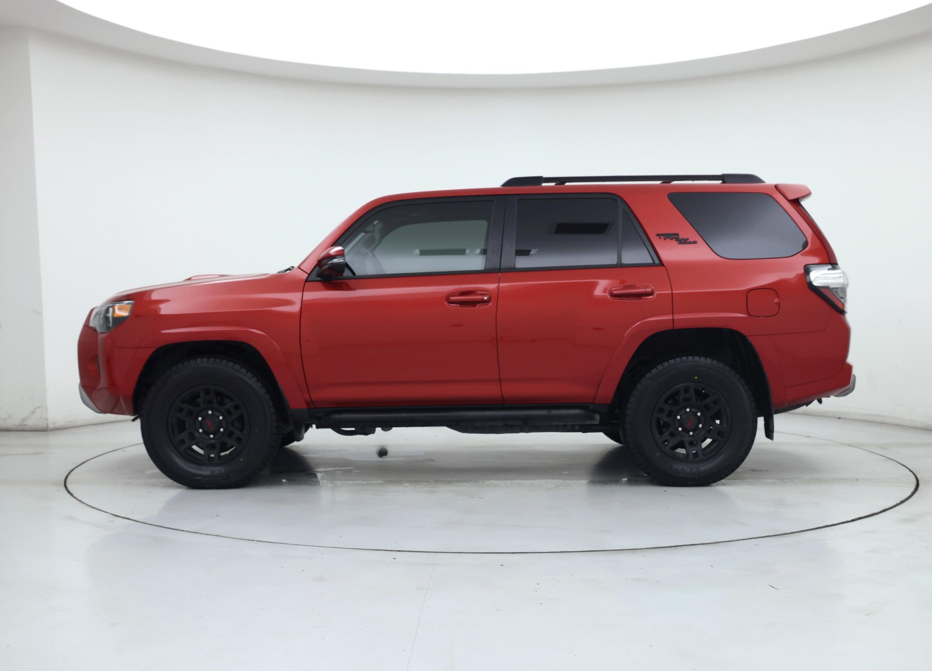 Thumbnail: 2022 Toyota 4Runner - 3