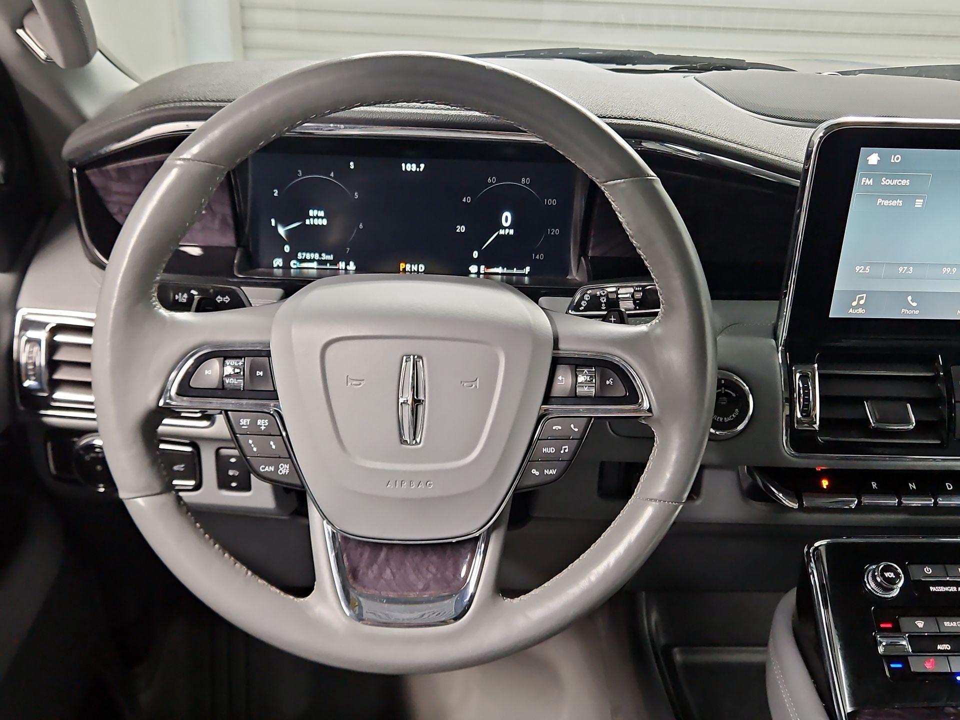 Thumbnail: 2019 Lincoln Navigator L - 10