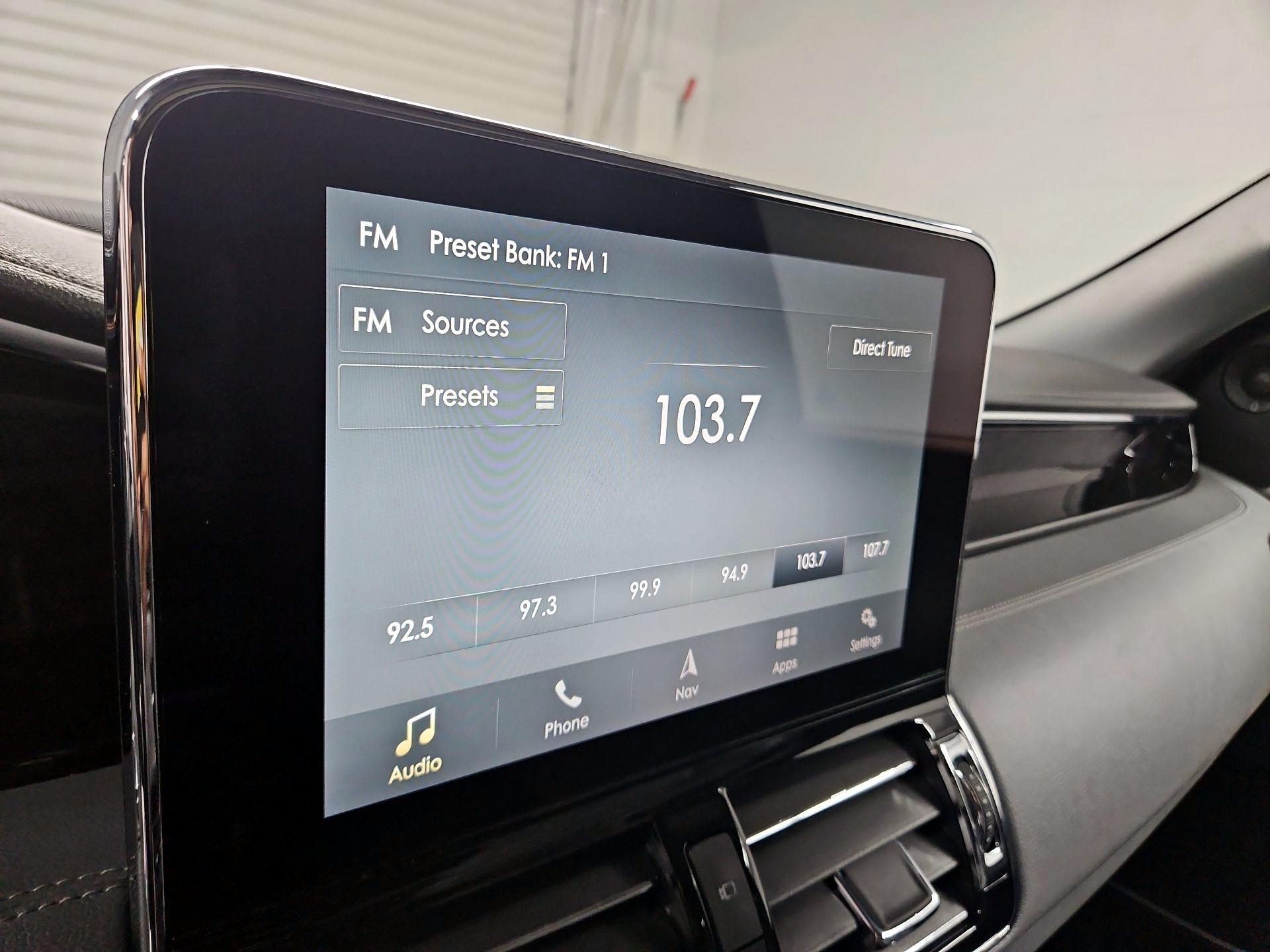 Thumbnail: 2019 Lincoln Navigator L - 16